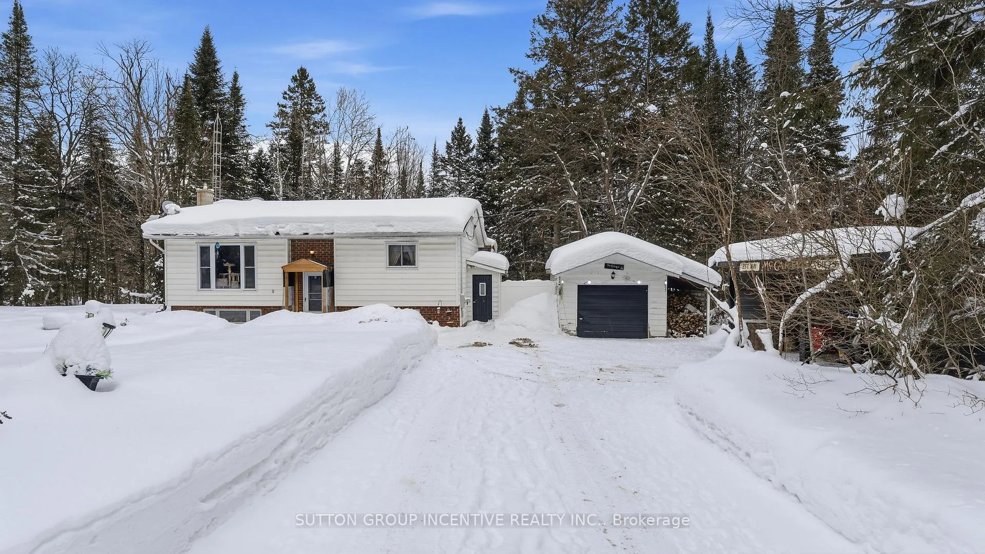 Photo 2 of 1204 Bacon Road, Minden Hills, Snowdon — HOMEH