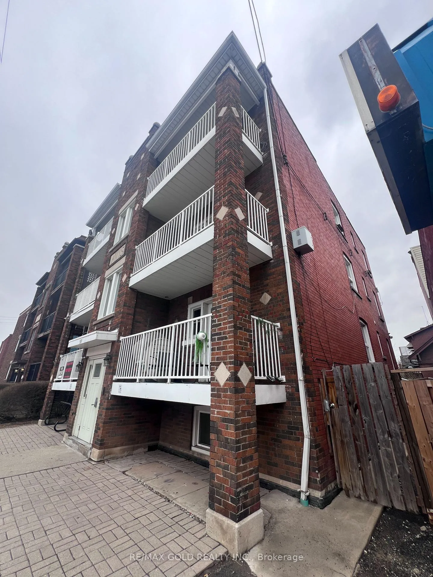 Photo 10 of Unit 1, 959 Main Street E, Hamilton, Stipley — HOMEH