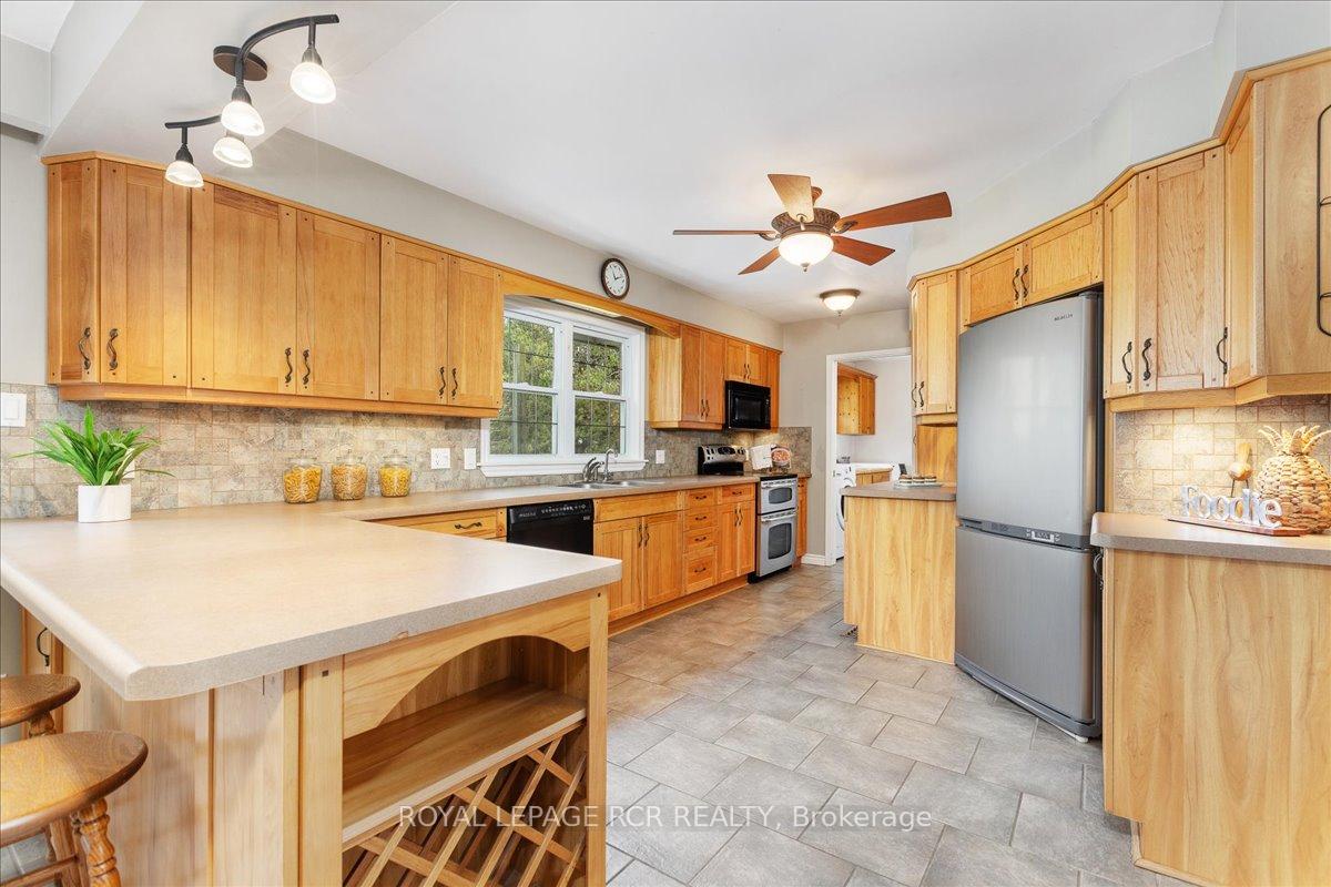 Photo 17 of 250 Ashworth Road, Uxbridge, Rural Uxbridge — HOMEH