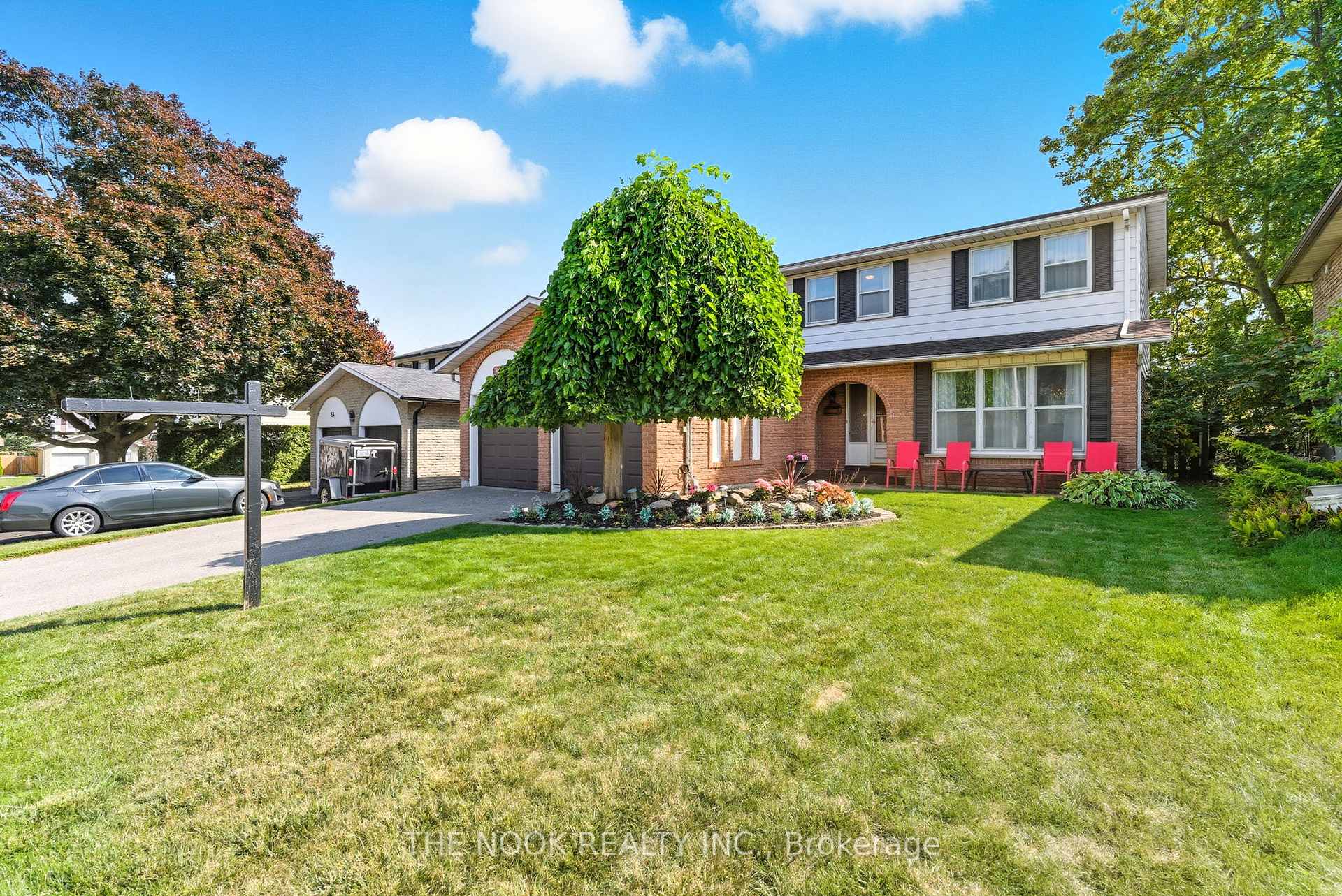 Photo 2 of 52 Rosalynne Avenue, Clarington, Bowmanville — HOMEH
