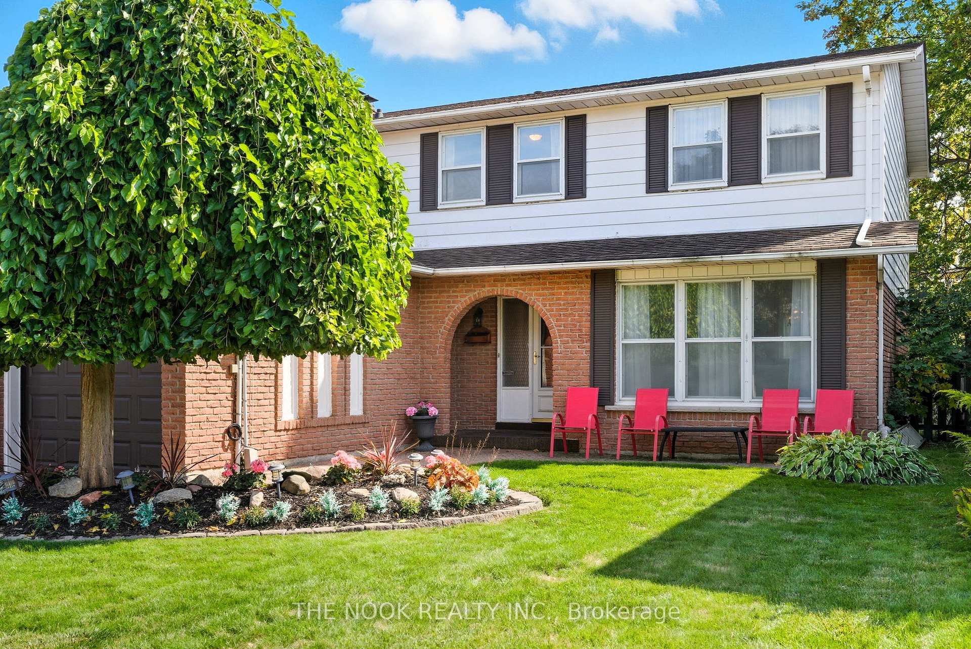 Photo 3 of 52 Rosalynne Avenue, Clarington, Bowmanville — HOMEH