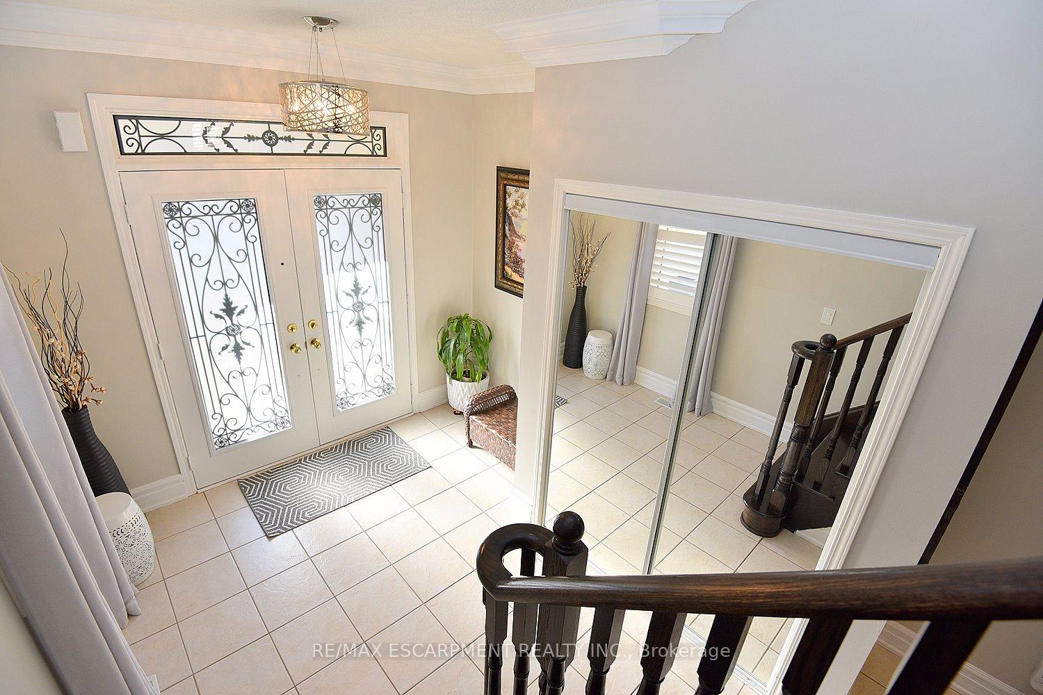 Photo 4 of 3321 Steeplechase Drive, Burlington, Alton — HOMEH