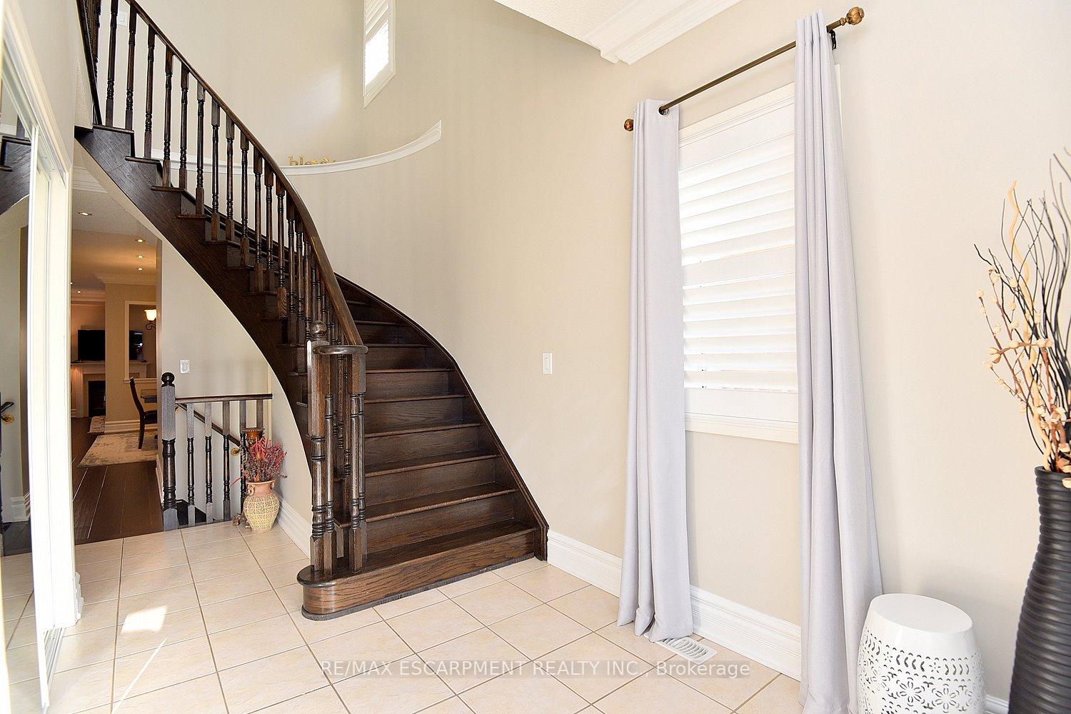 Photo 5 of 3321 Steeplechase Drive, Burlington, Alton — HOMEH