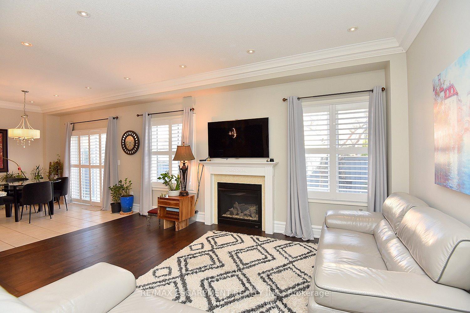 Photo 8 of 3321 Steeplechase Drive, Burlington, Alton — HOMEH