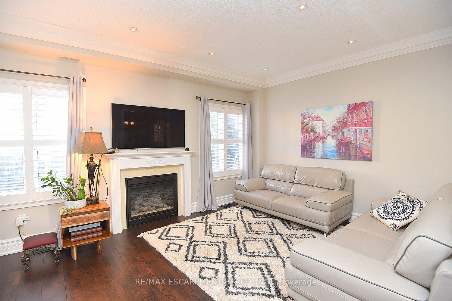 Photo 9 of 3321 Steeplechase Drive, Burlington, Alton — HOMEH