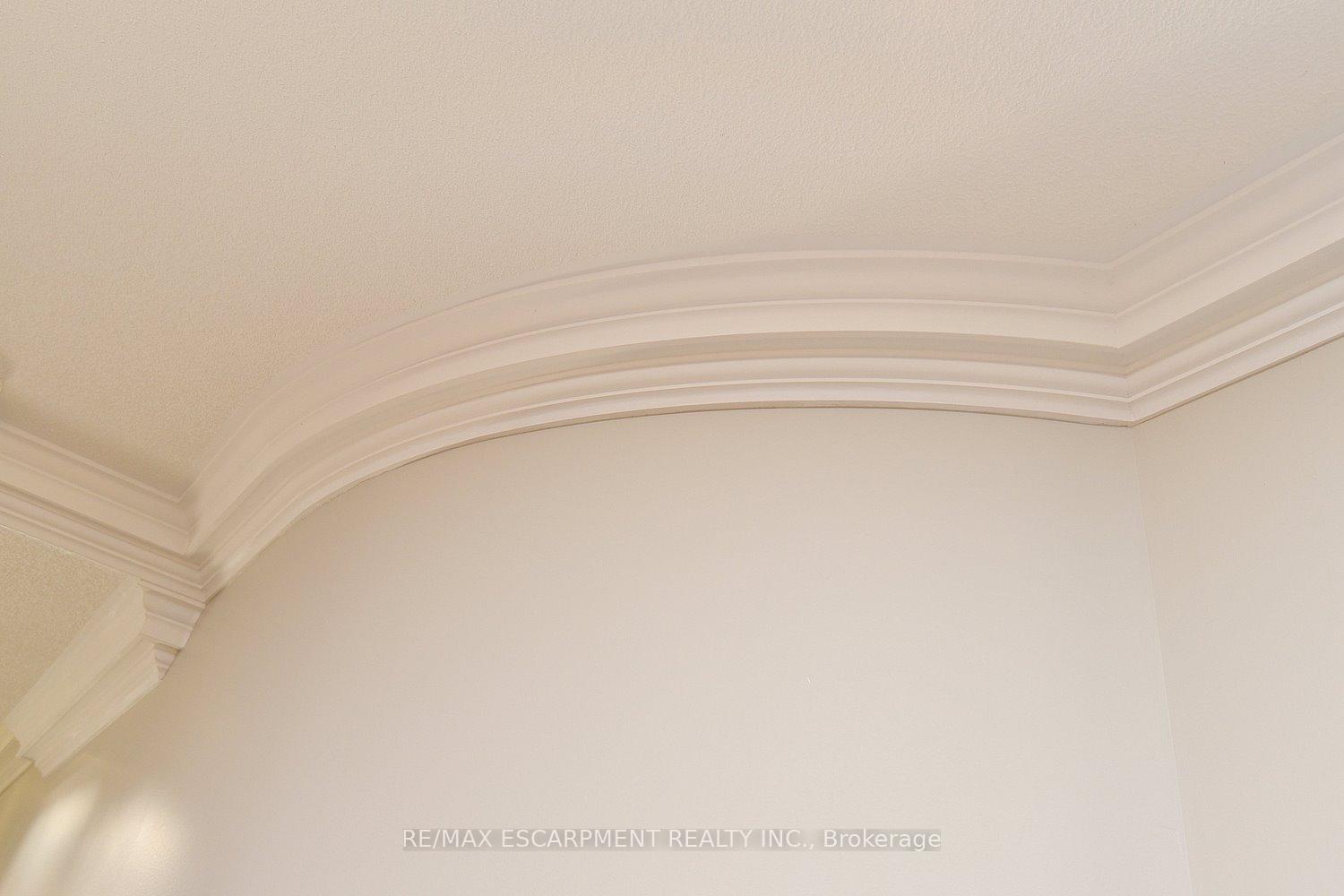 Photo 10 of 3321 Steeplechase Drive, Burlington, Alton — HOMEH