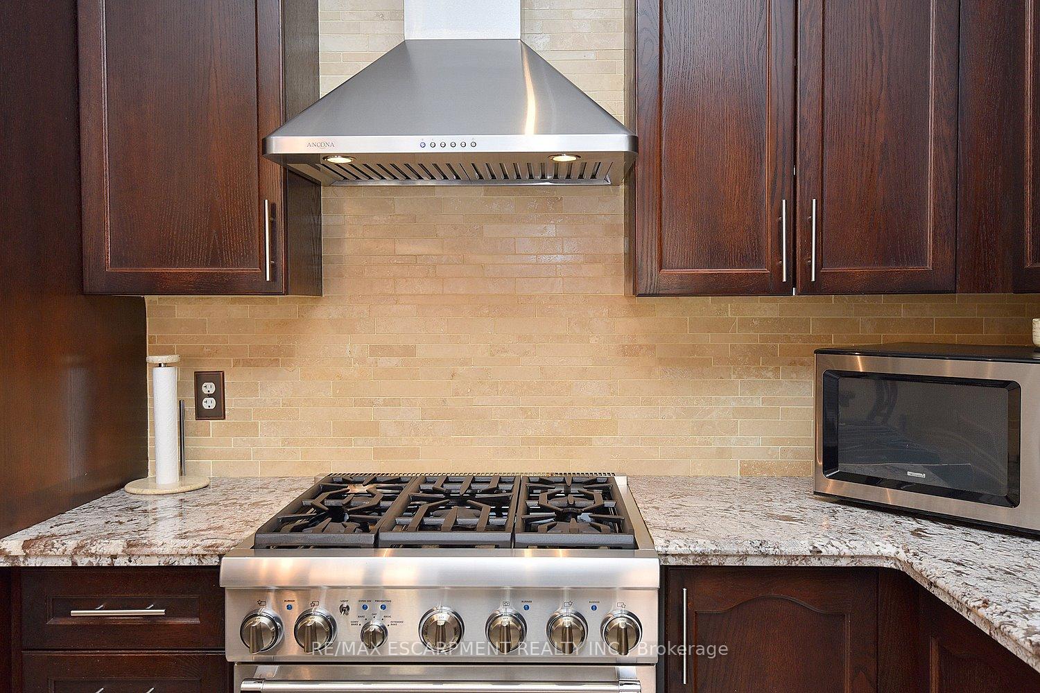 Photo 13 of 3321 Steeplechase Drive, Burlington, Alton — HOMEH