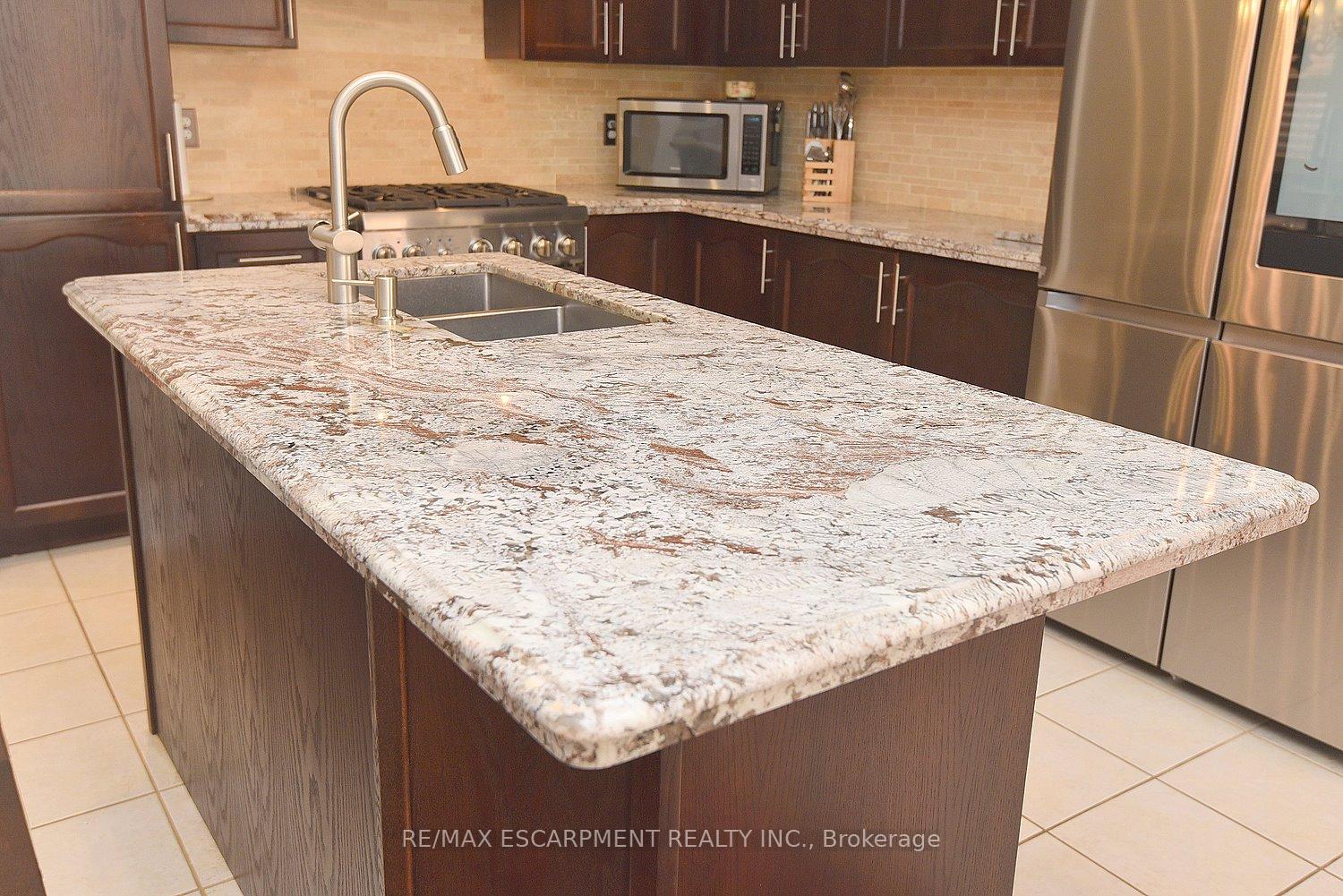 Photo 18 of 3321 Steeplechase Drive, Burlington, Alton — HOMEH