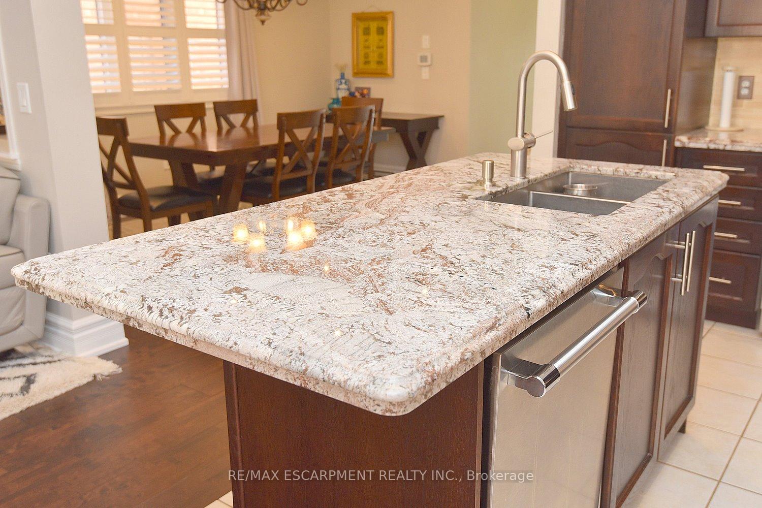Photo 19 of 3321 Steeplechase Drive, Burlington, Alton — HOMEH