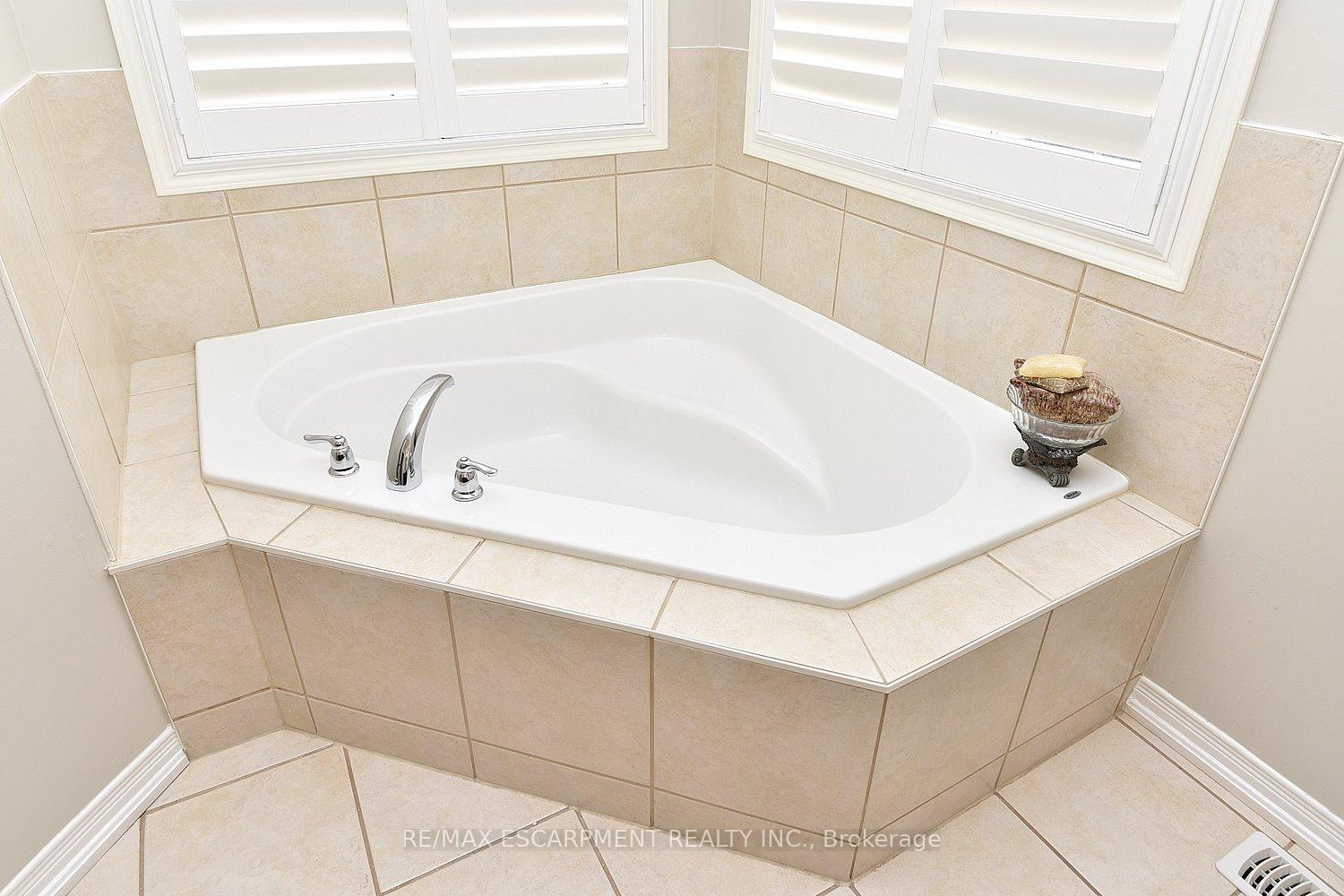 Photo 31 of 3321 Steeplechase Drive, Burlington, Alton — HOMEH