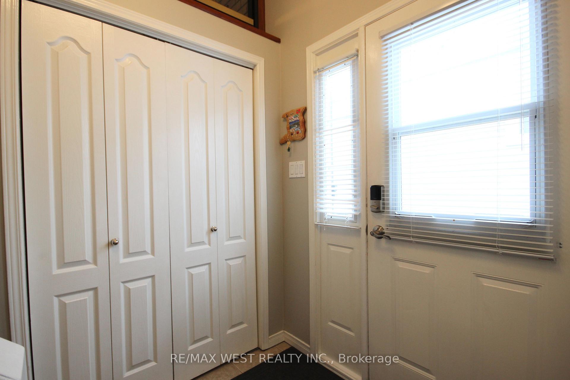 Photo 6 of 10 Frances Avenue, Hamilton, Stoney Creek — HOMEH