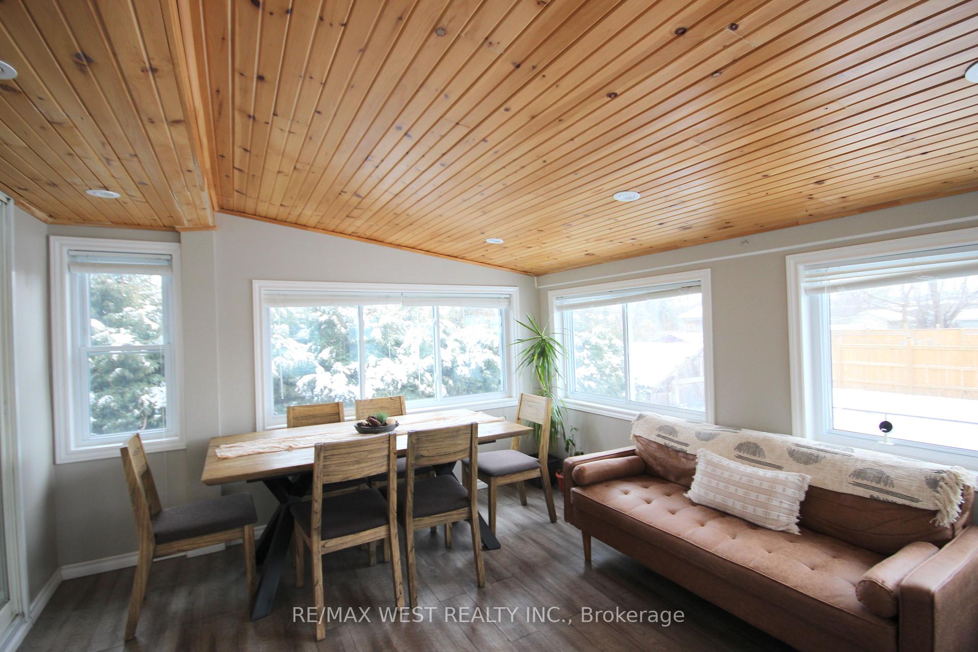Photo 16 of 10 Frances Avenue, Hamilton, Stoney Creek — HOMEH
