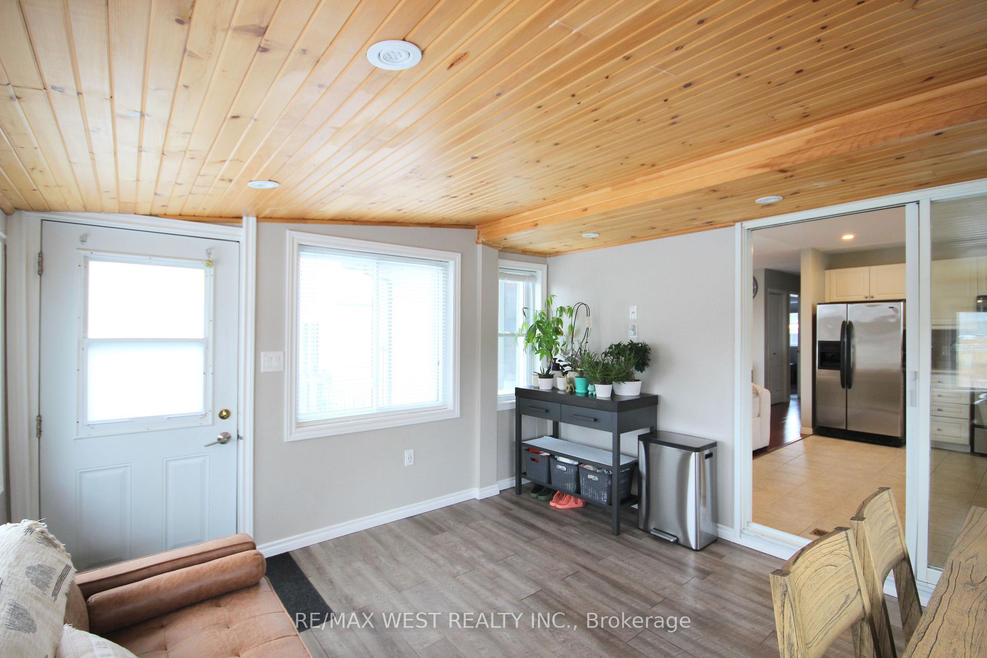 Photo 18 of 10 Frances Avenue, Hamilton, Stoney Creek — HOMEH