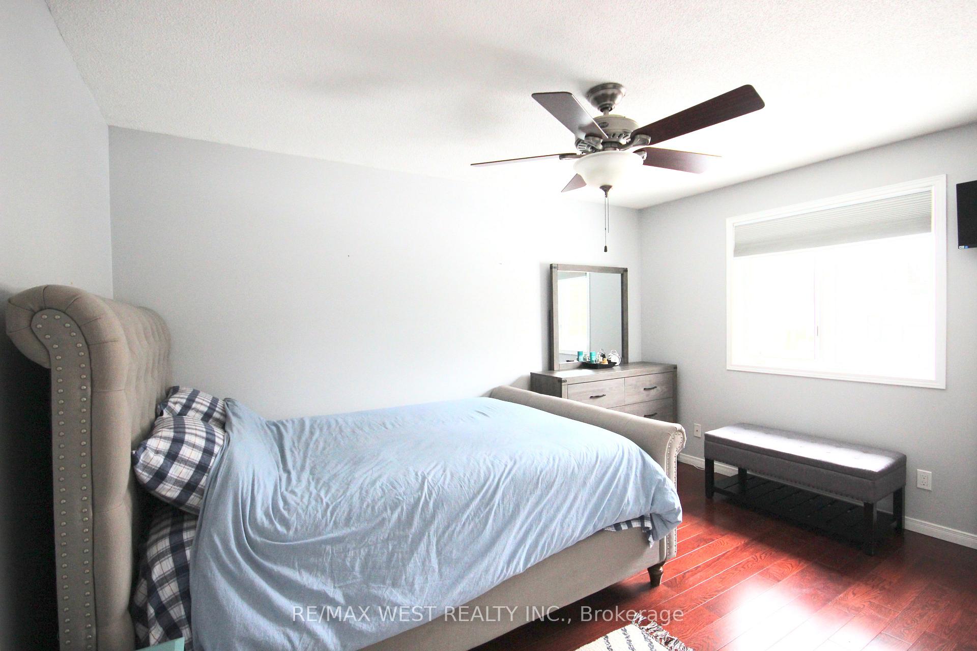 Photo 20 of 10 Frances Avenue, Hamilton, Stoney Creek — HOMEH