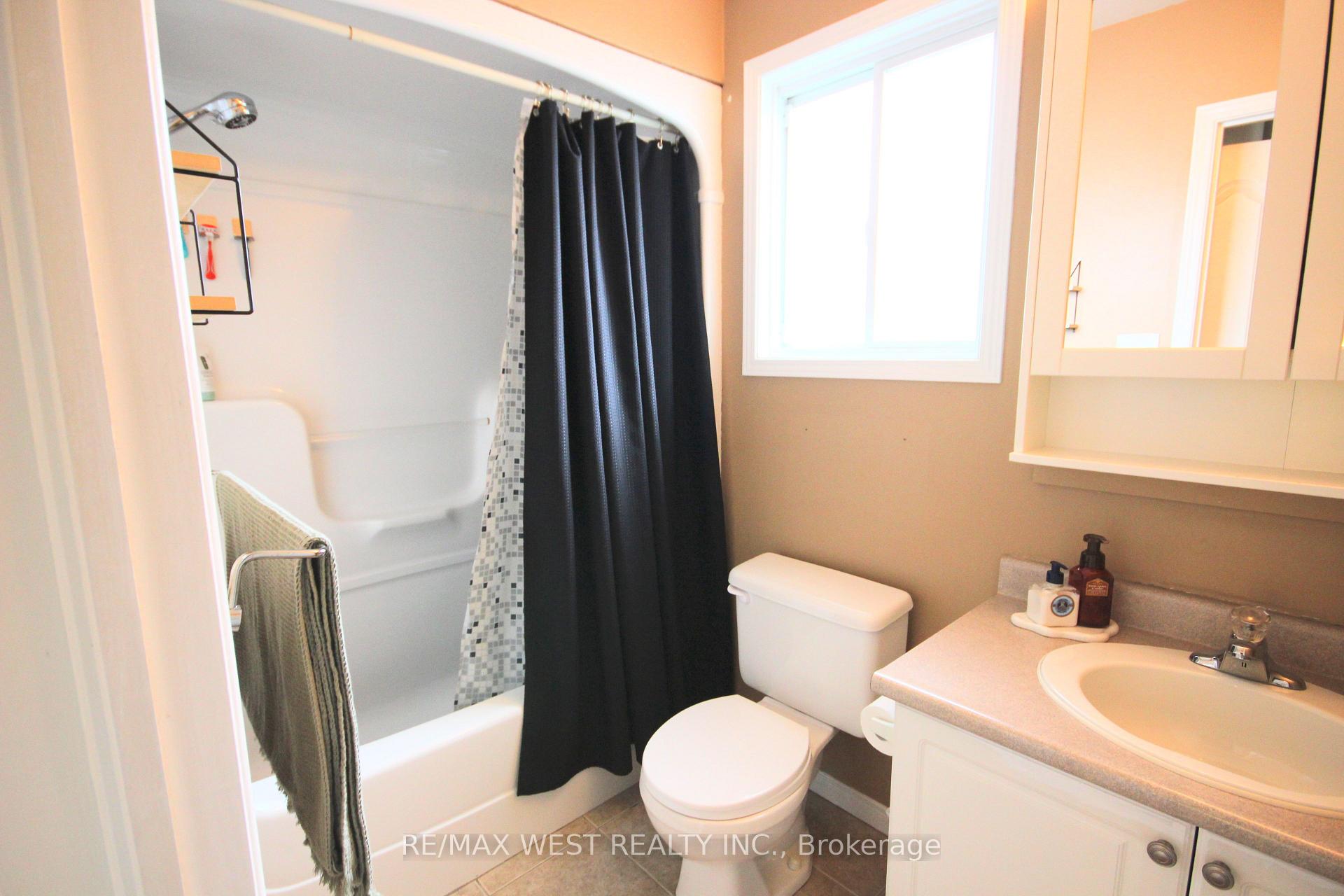 Photo 27 of 10 Frances Avenue, Hamilton, Stoney Creek — HOMEH