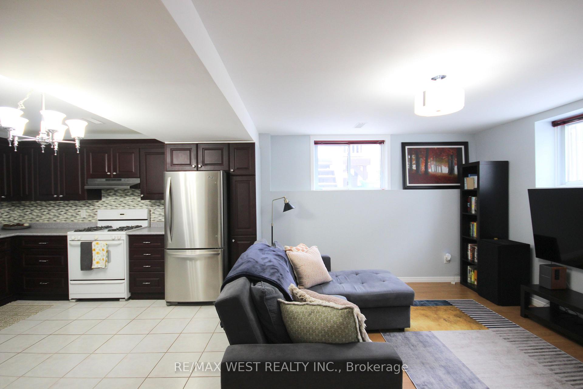 Photo 30 of 10 Frances Avenue, Hamilton, Stoney Creek — HOMEH