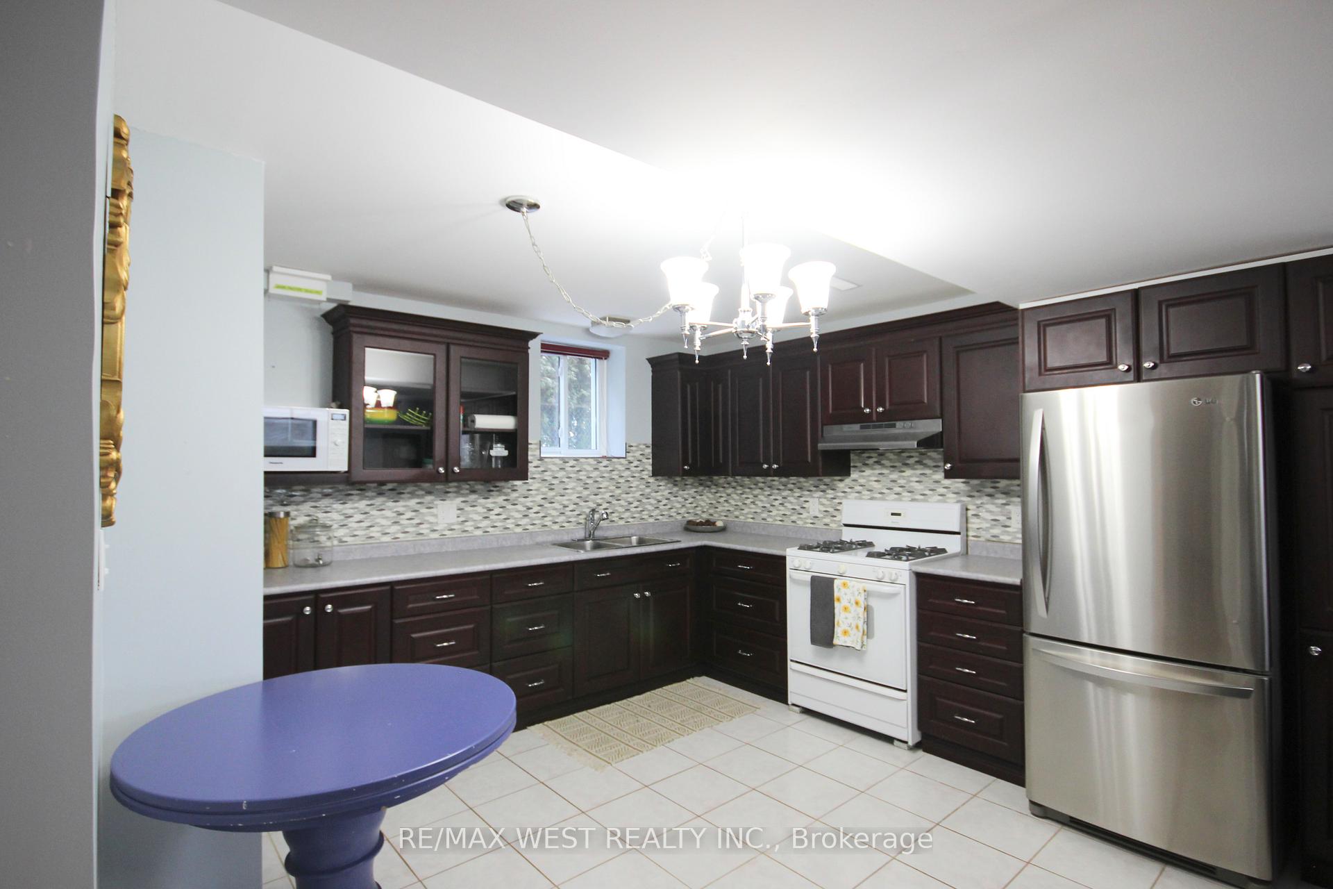 Photo 31 of 10 Frances Avenue, Hamilton, Stoney Creek — HOMEH