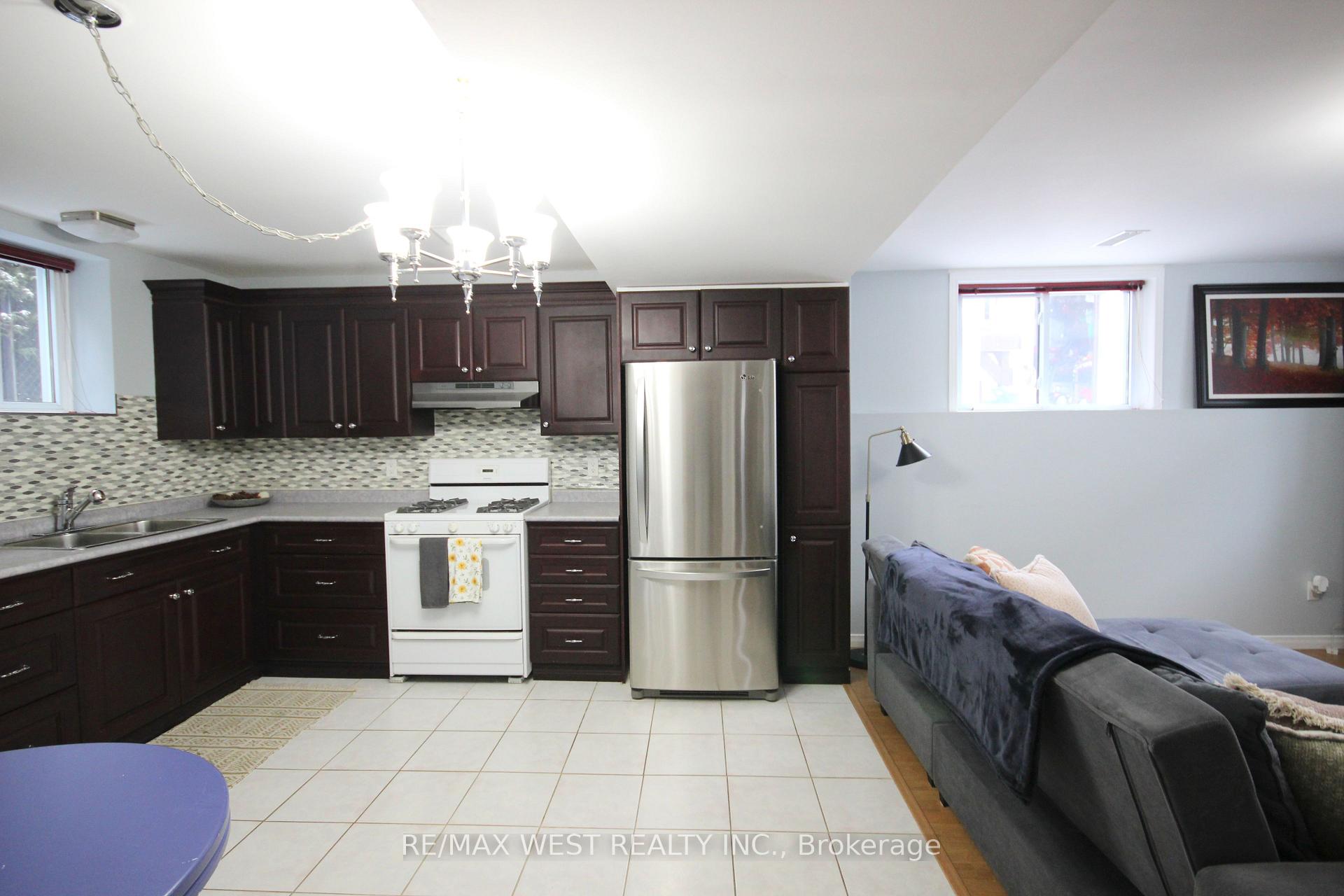 Photo 32 of 10 Frances Avenue, Hamilton, Stoney Creek — HOMEH
