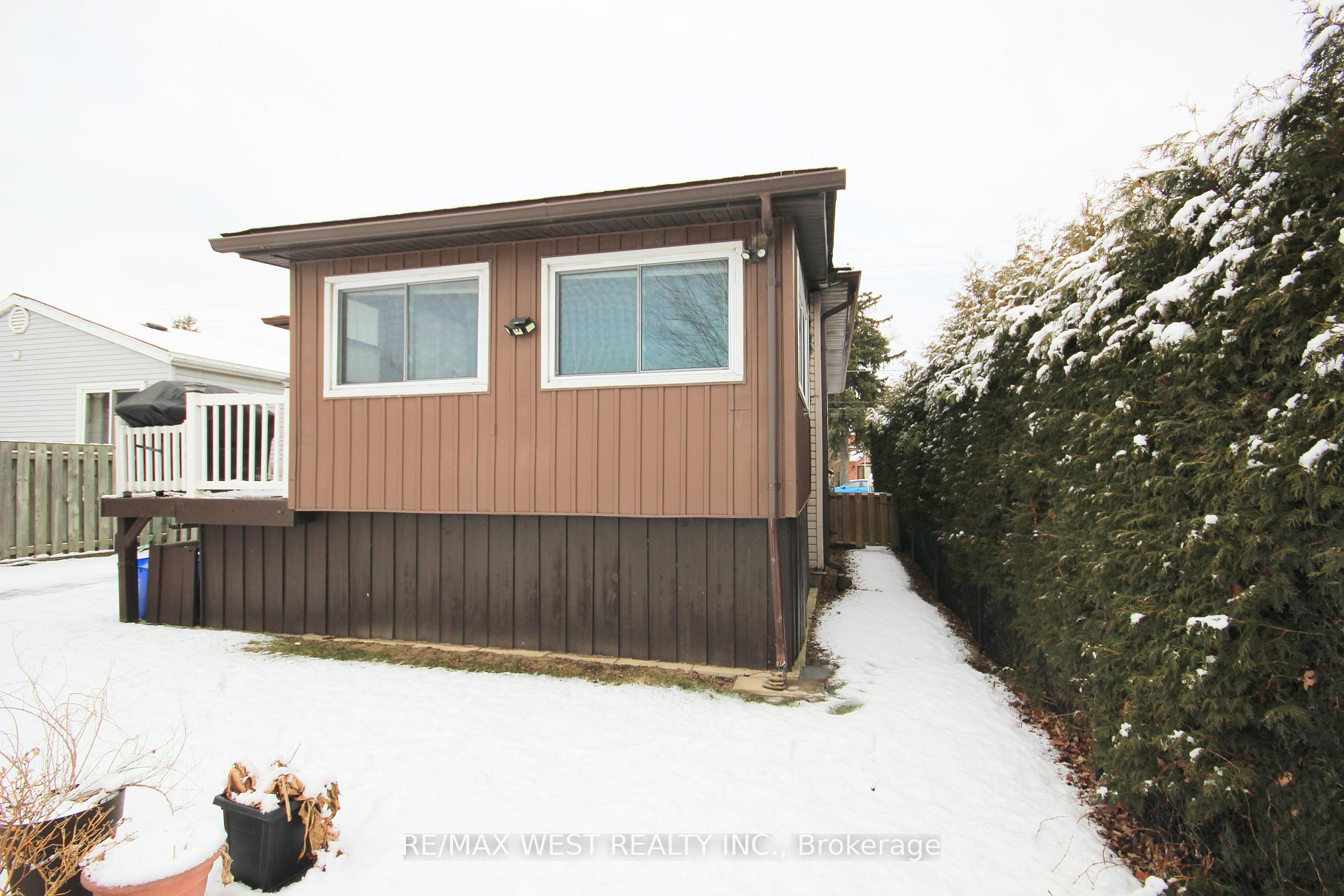 Photo 40 of 10 Frances Avenue, Hamilton, Stoney Creek — HOMEH