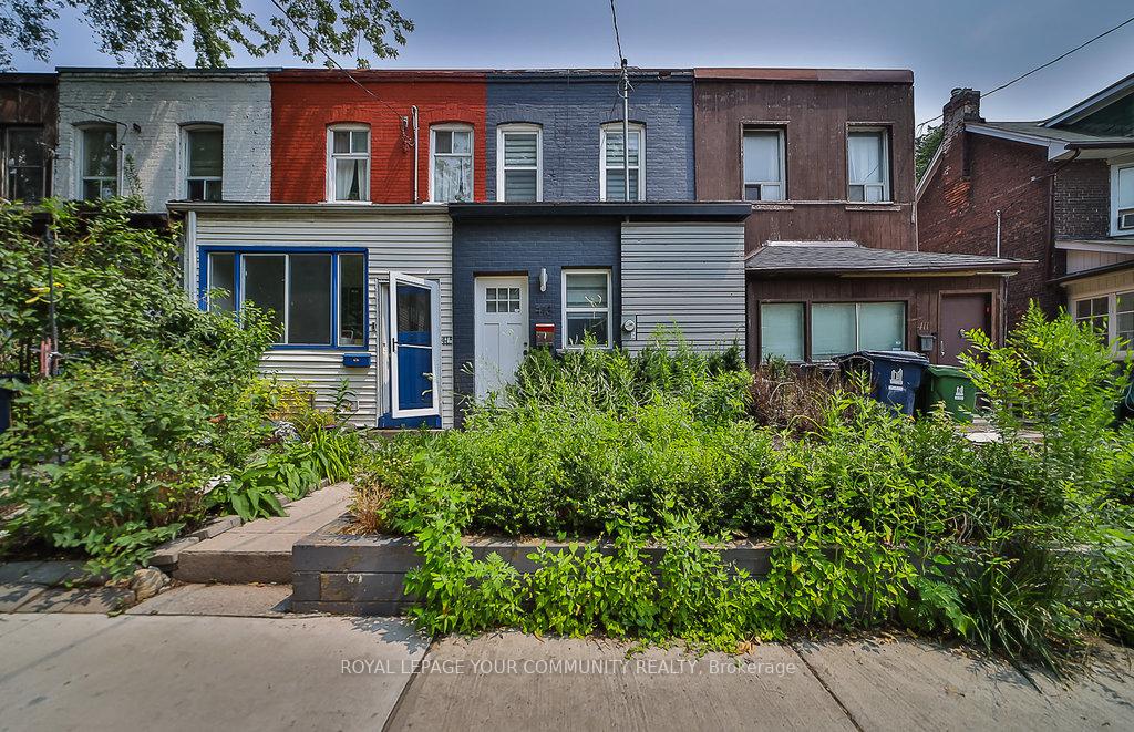 Front of 413 Leslie Street