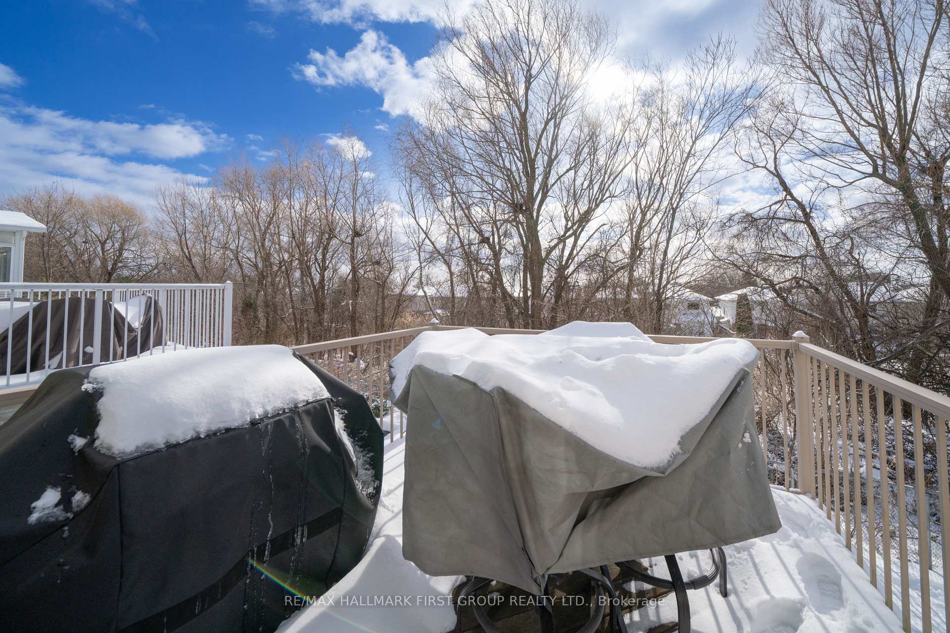 Photo 6 of 811 Greystone Court, Oshawa, Pinecrest — HOMEH