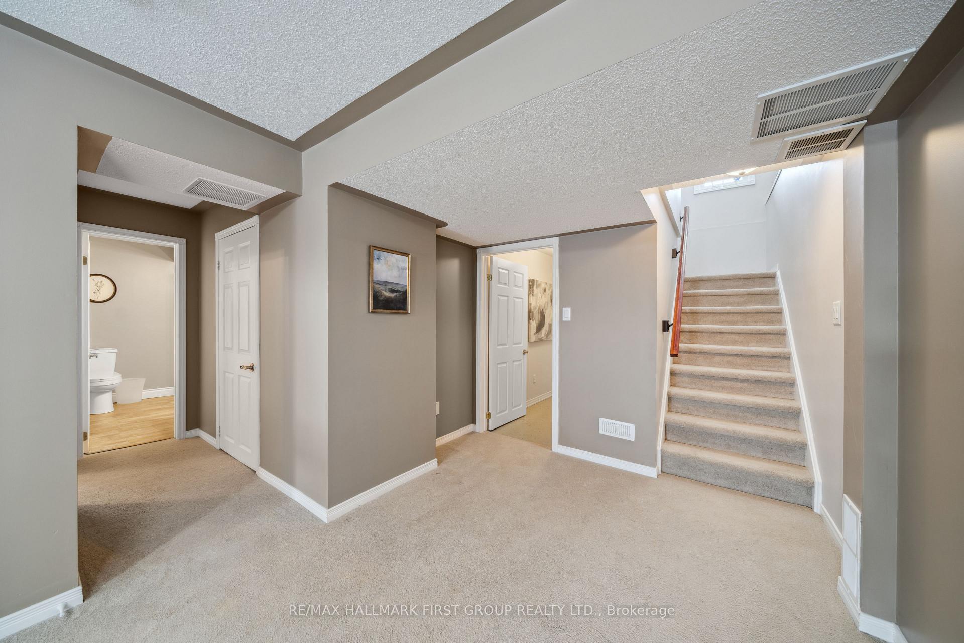 Photo 9 of 811 Greystone Court, Oshawa, Pinecrest — HOMEH
