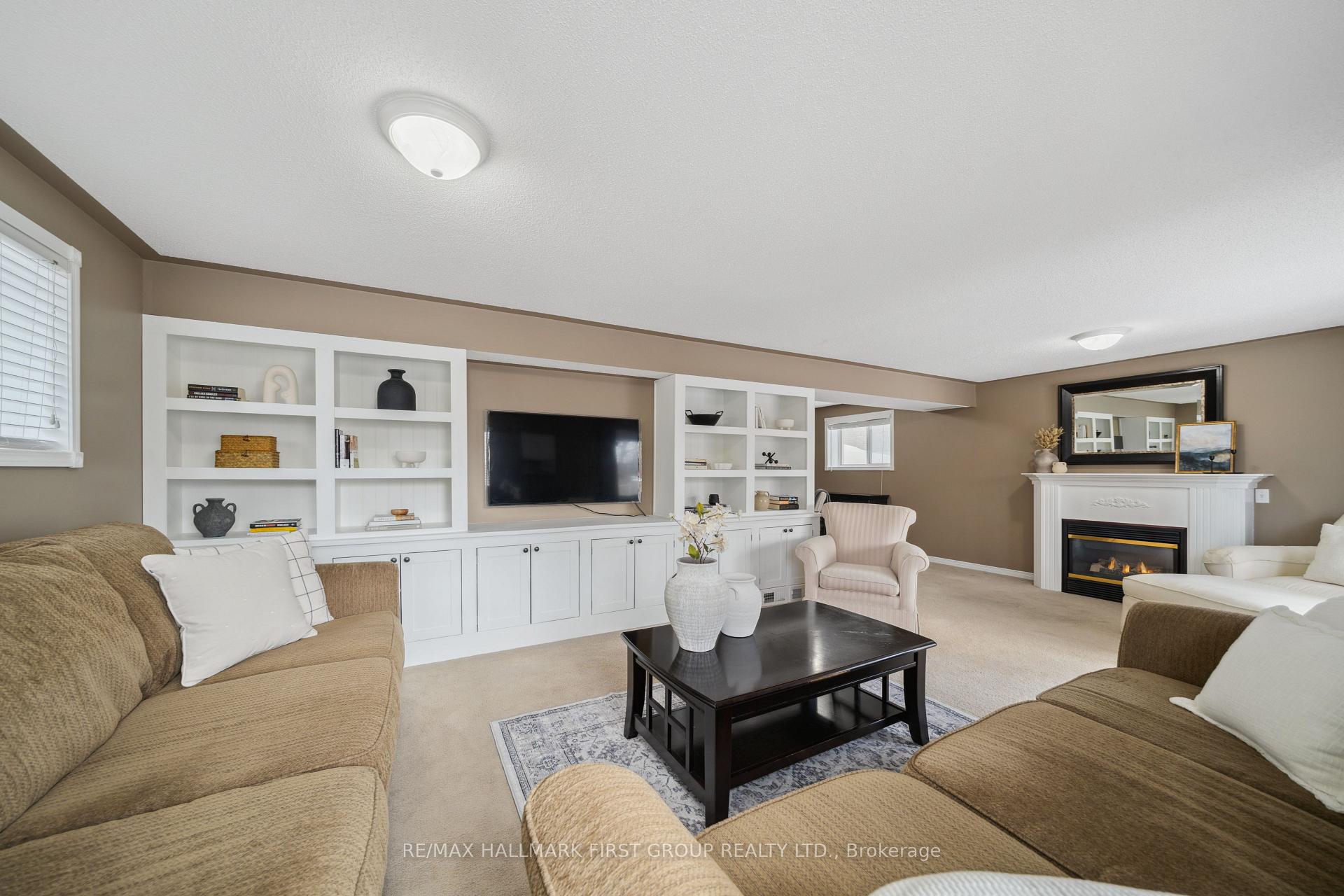 Photo 17 of 811 Greystone Court, Oshawa, Pinecrest — HOMEH