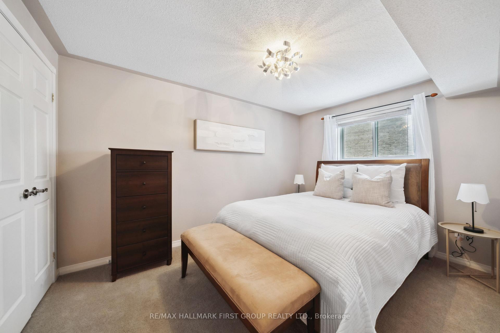 Photo 18 of 811 Greystone Court, Oshawa, Pinecrest — HOMEH