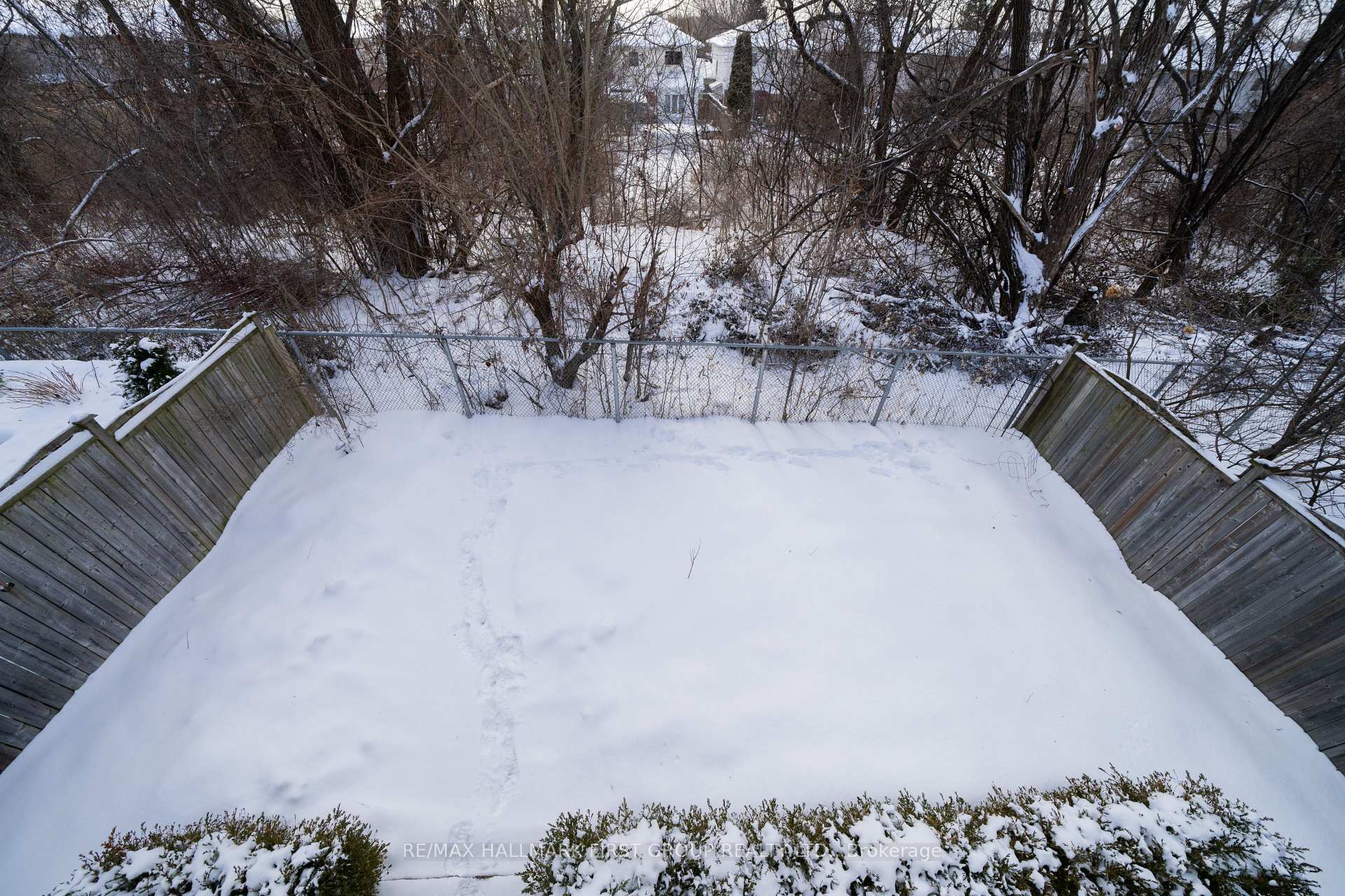 Photo 44 of 811 Greystone Court, Oshawa, Pinecrest — HOMEH