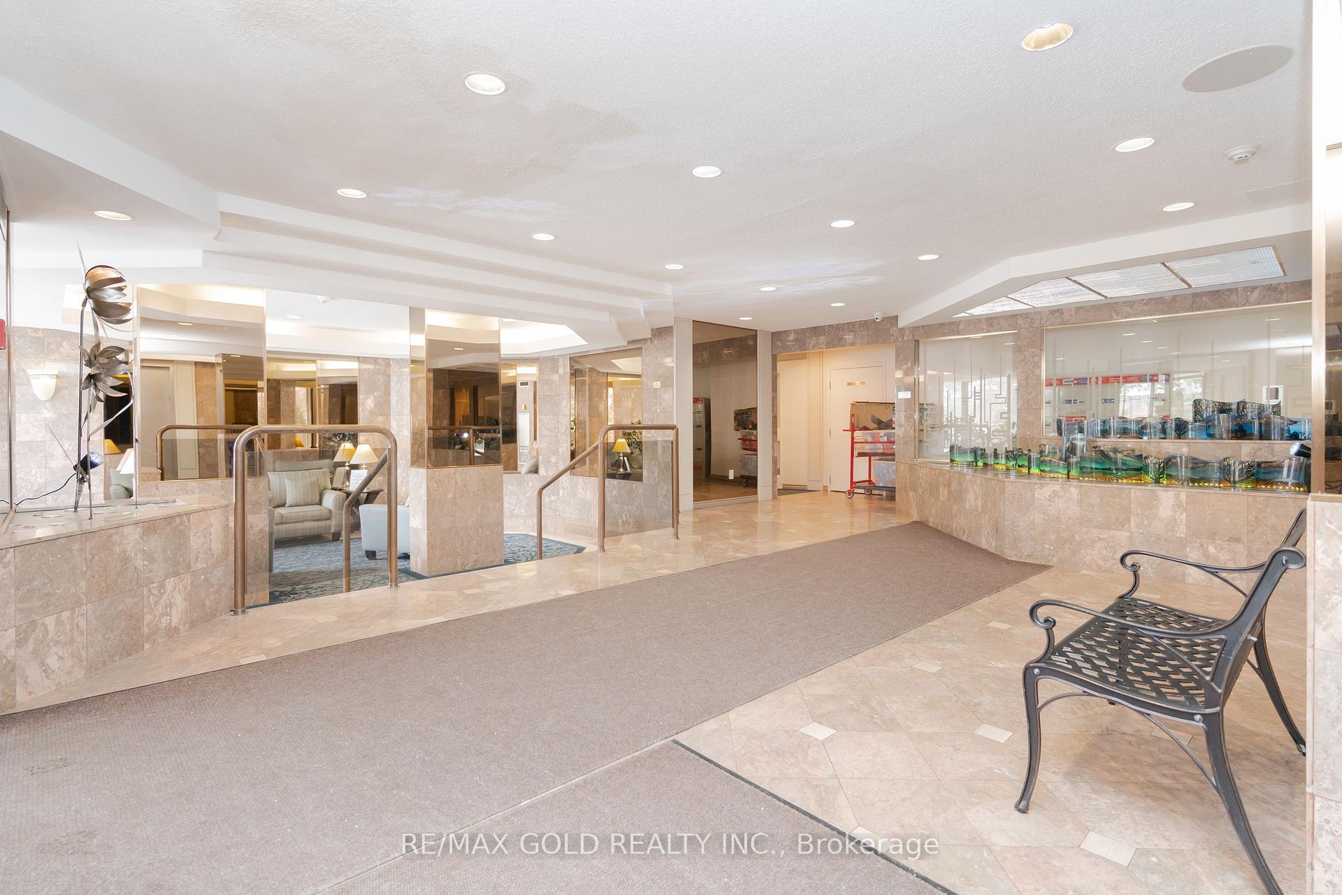 Photo 4 of Unit 509, 20 Cherrytree Drive, Brampton, Fletcher's Creek South — HOMEH