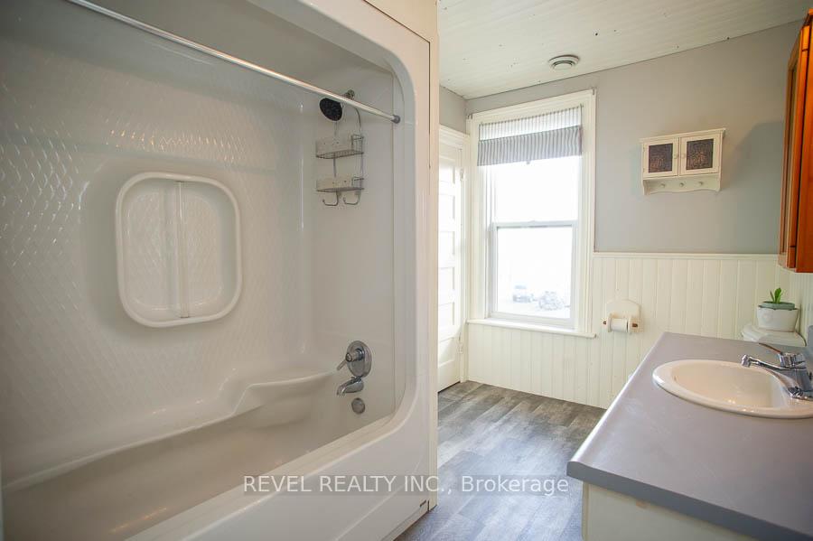 Photo 33 of 14 Biggars Lane, Brant, Brantford Twp — HOMEH