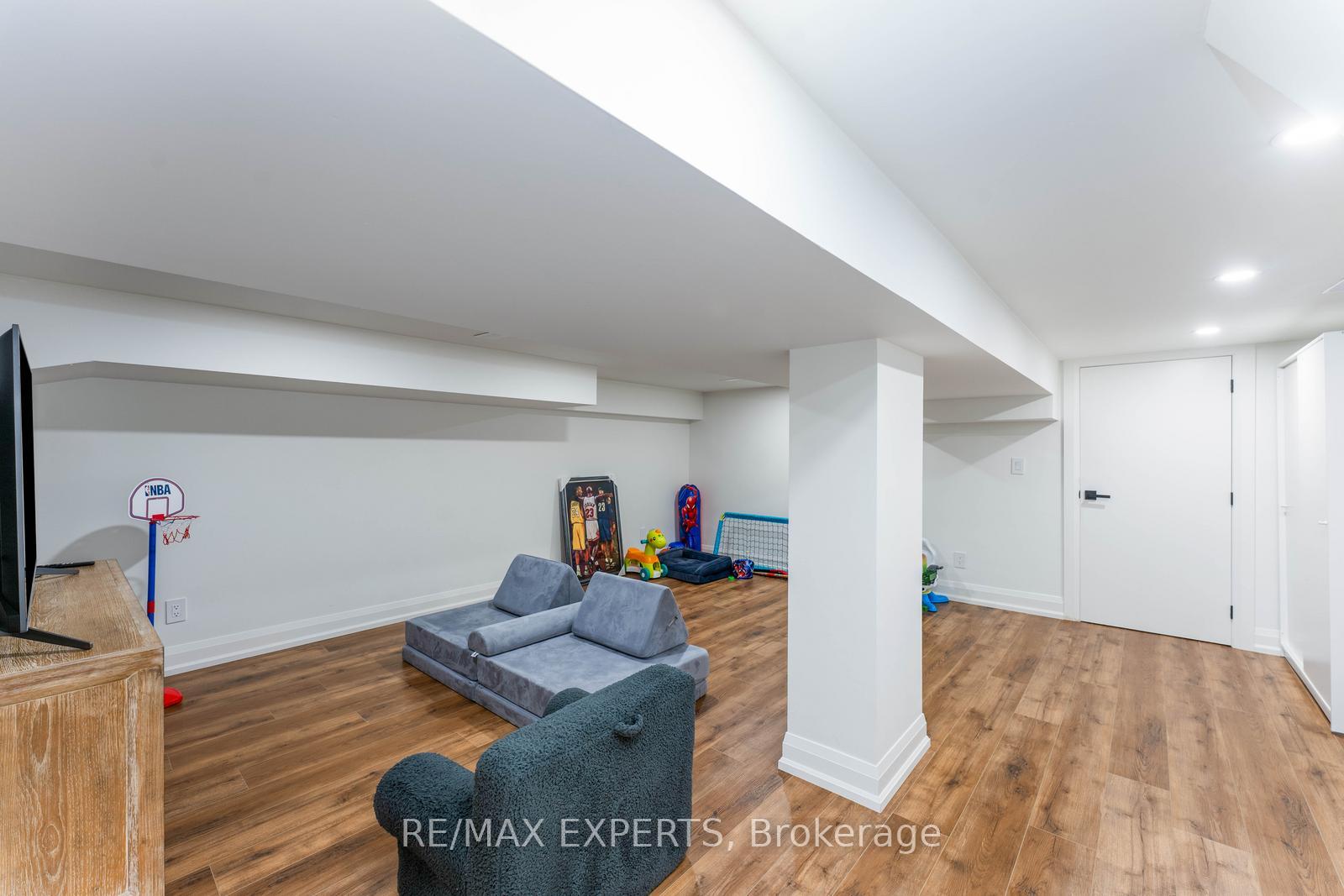 Photo 27 of 348 Old Orchard Grove, Toronto, Lawrence Park North — HOMEH