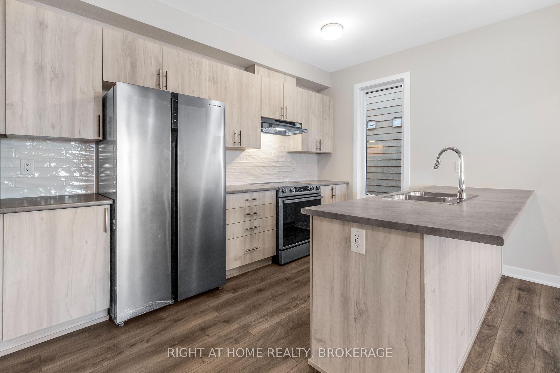 Photo 12 of 324 Catsfoot Walk, Ottawa, Barrhaven - Half Moon Bay — HOMEH