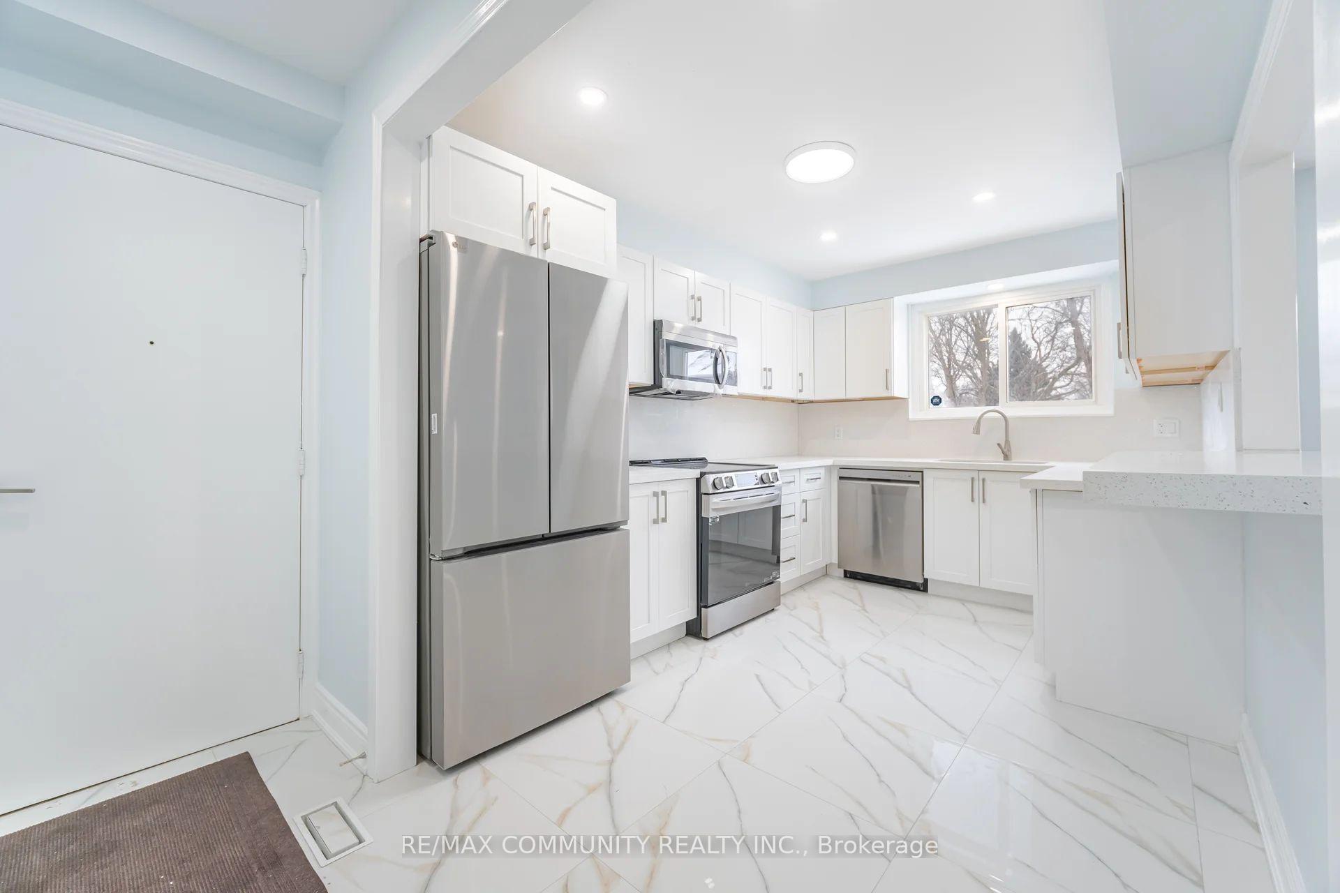 Photo 4 of Unit 25, 730 Cedar Street, Oshawa, Lakeview — HOMEH