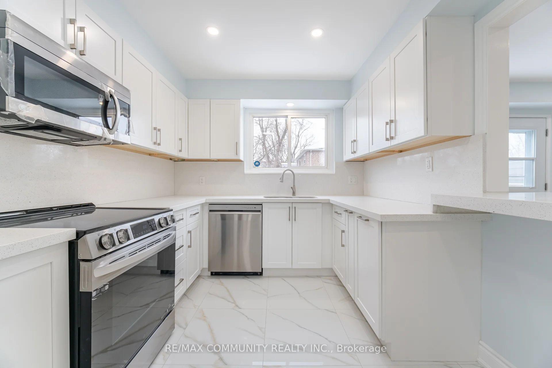 Photo 5 of Unit 25, 730 Cedar Street, Oshawa, Lakeview — HOMEH