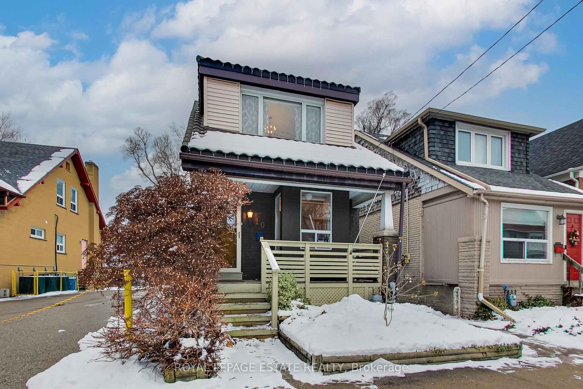 Front of 10 Amroth Avenue