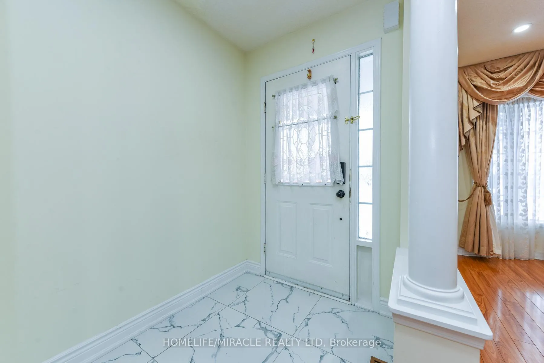 Photo 3 of 125 Seaside Circle, Brampton, Sandringham-Wellington — HOMEH