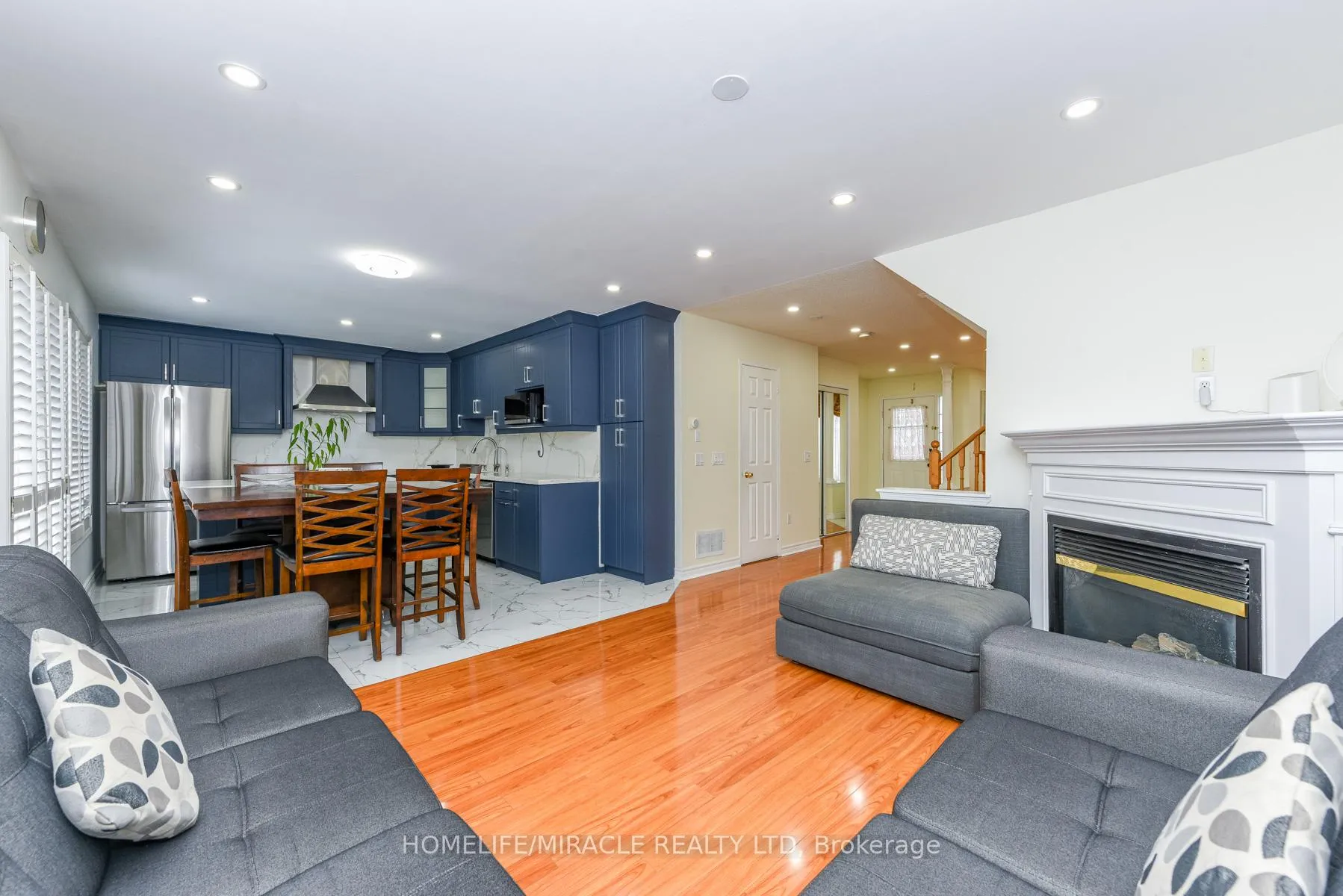 Photo 8 of 125 Seaside Circle, Brampton, Sandringham-Wellington — HOMEH