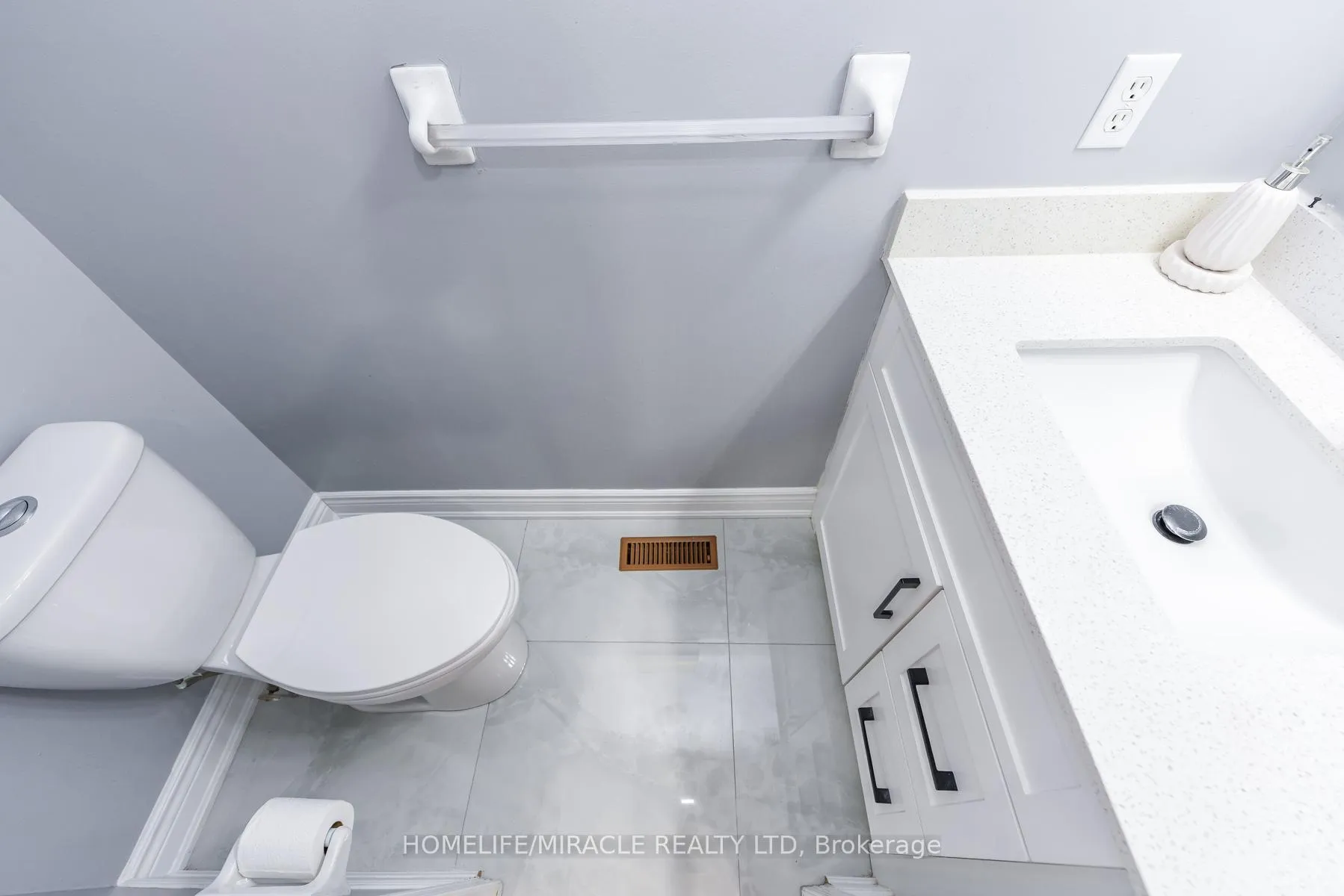 Photo 11 of 125 Seaside Circle, Brampton, Sandringham-Wellington — HOMEH