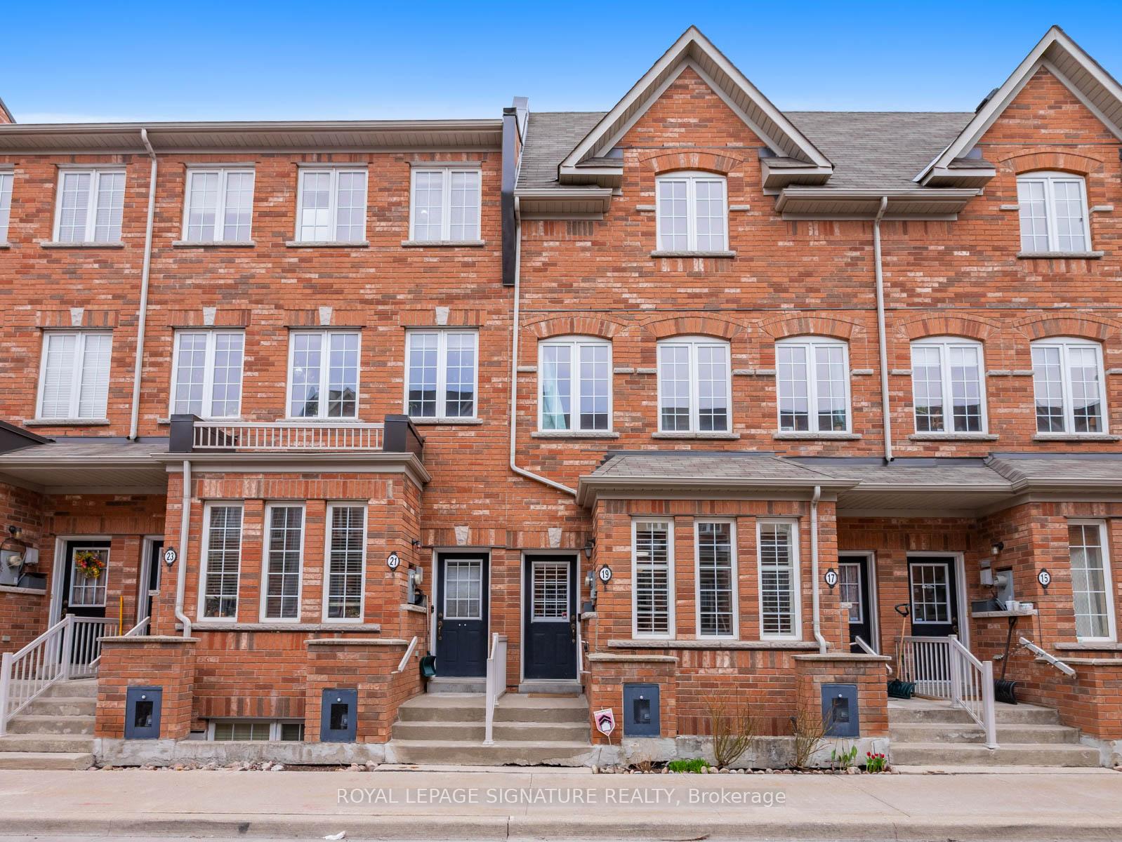 Photo 1 of 19 Philpott Gardens, Toronto, East End-Danforth — HOMEH