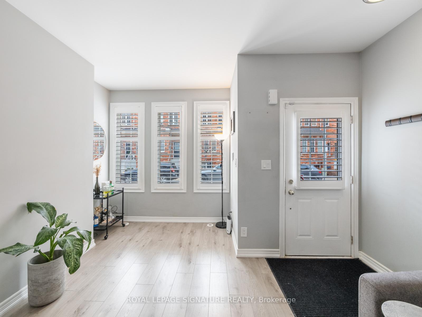 Photo 5 of 19 Philpott Gardens, Toronto, East End-Danforth — HOMEH