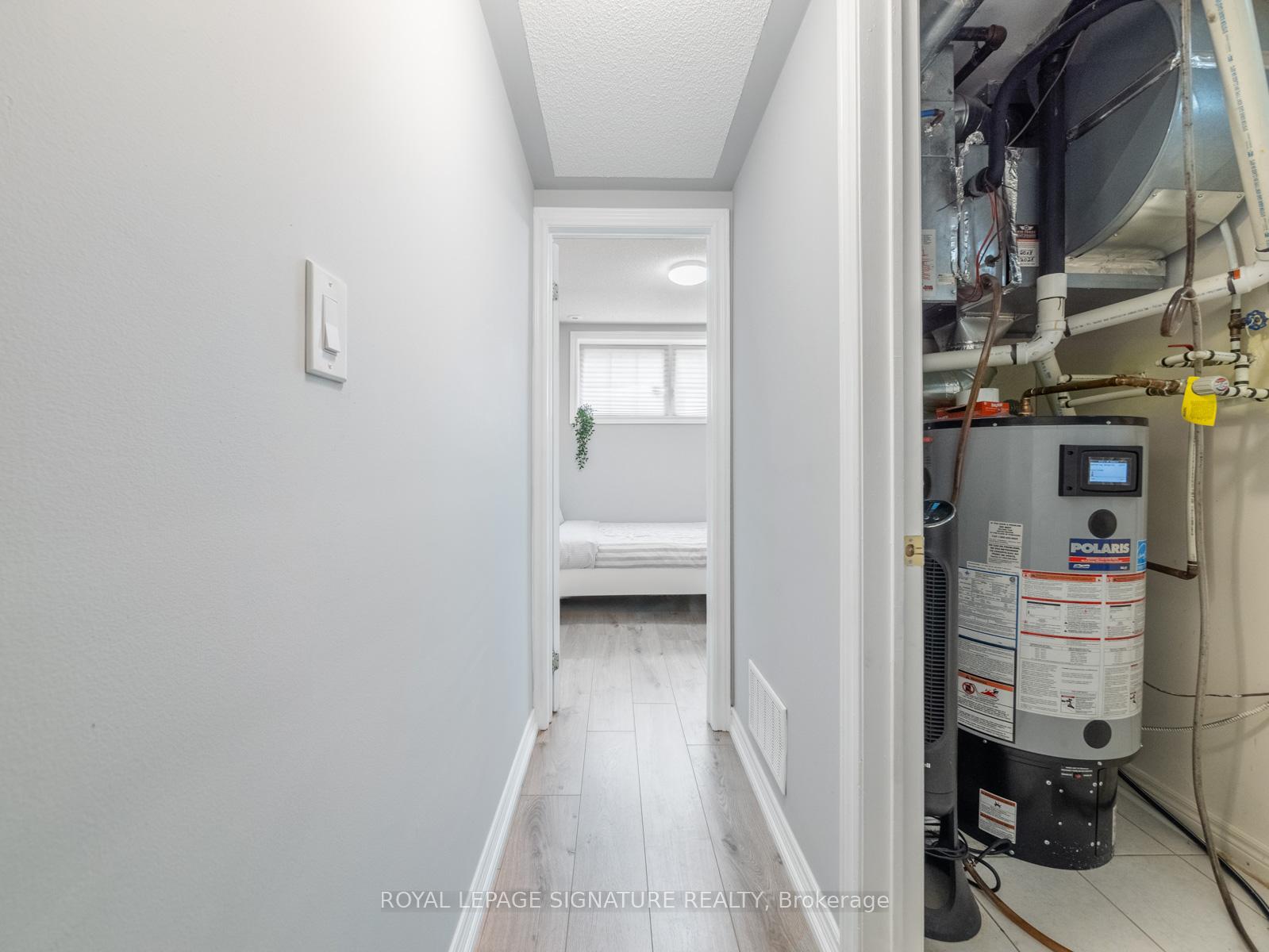 Photo 23 of 19 Philpott Gardens, Toronto, East End-Danforth — HOMEH
