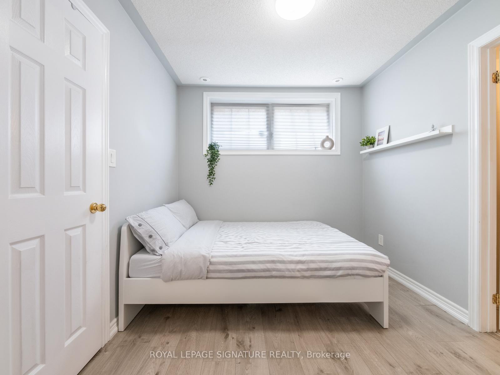 Photo 25 of 19 Philpott Gardens, Toronto, East End-Danforth — HOMEH