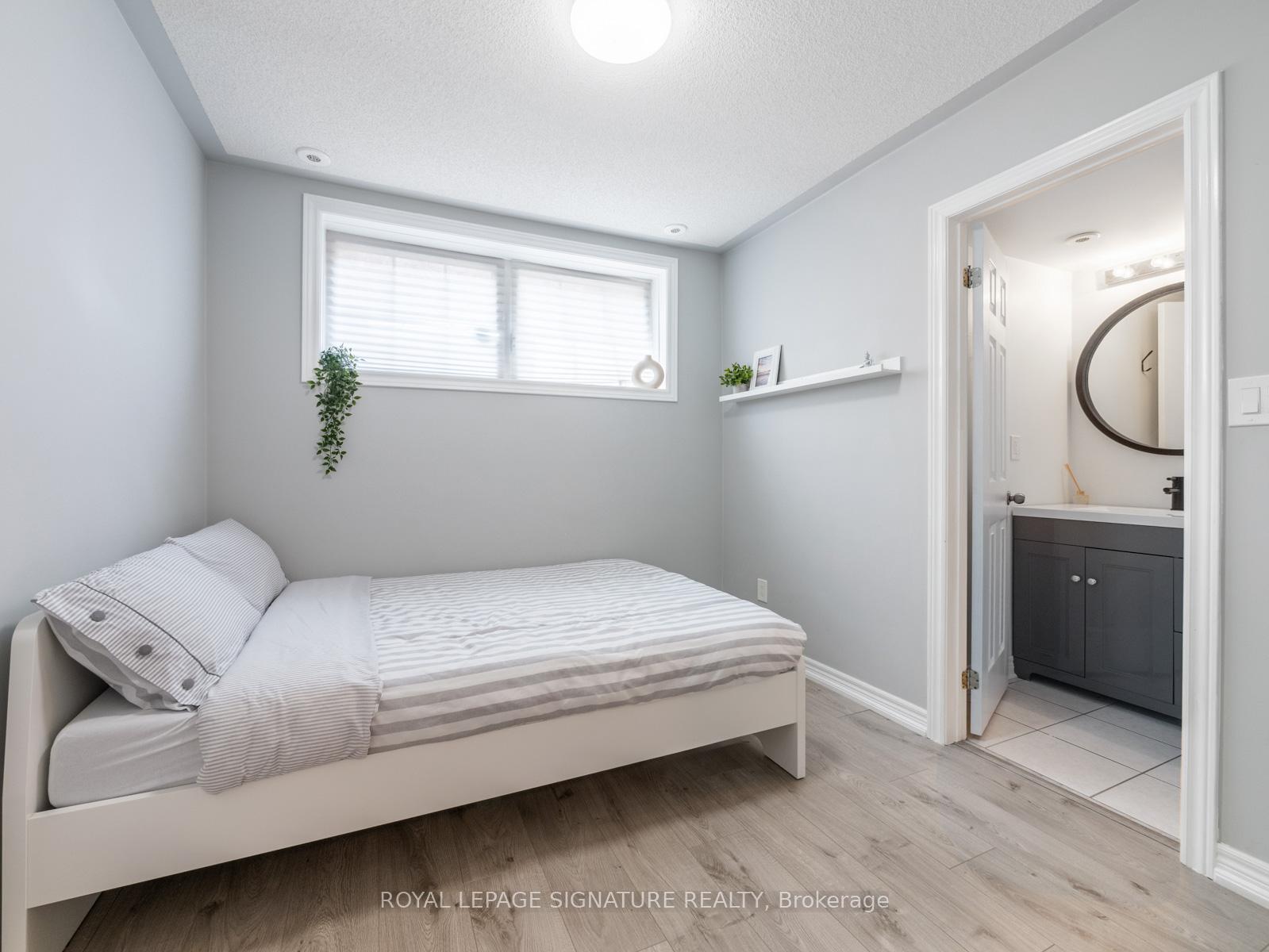 Photo 26 of 19 Philpott Gardens, Toronto, East End-Danforth — HOMEH
