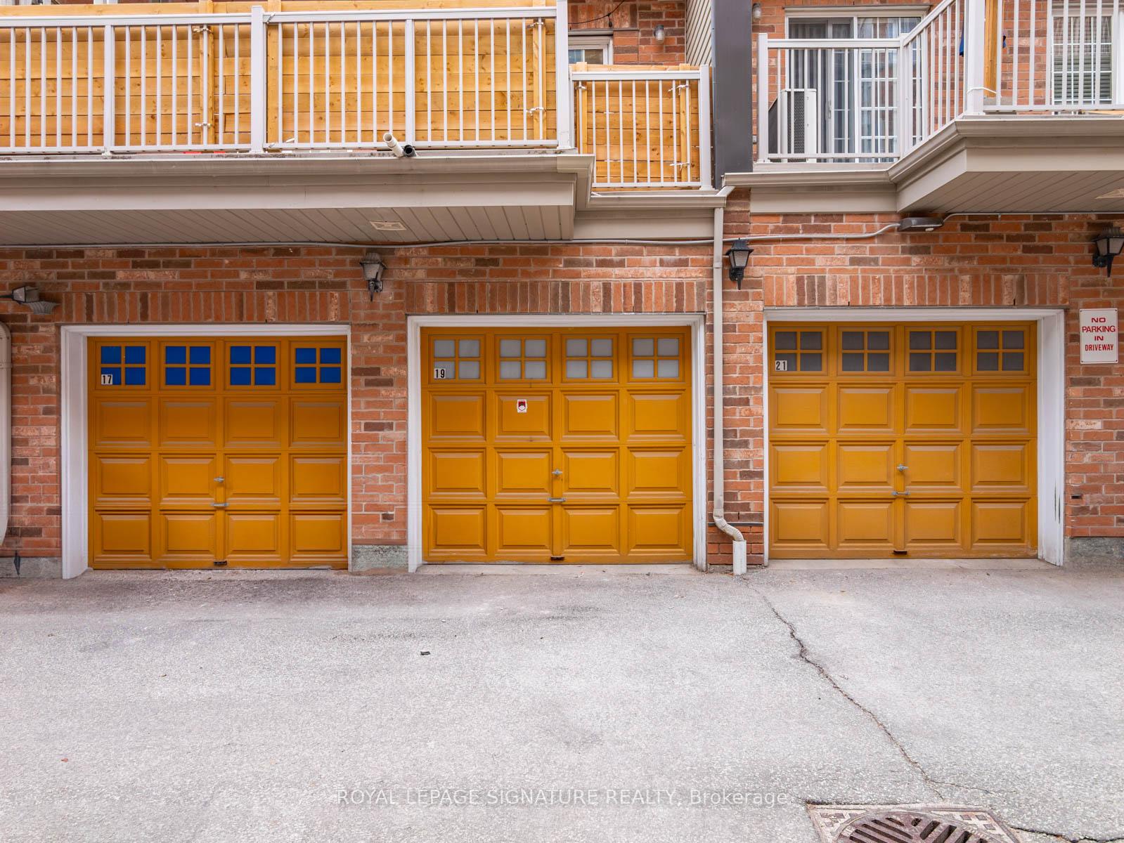 Photo 36 of 19 Philpott Gardens, Toronto, East End-Danforth — HOMEH