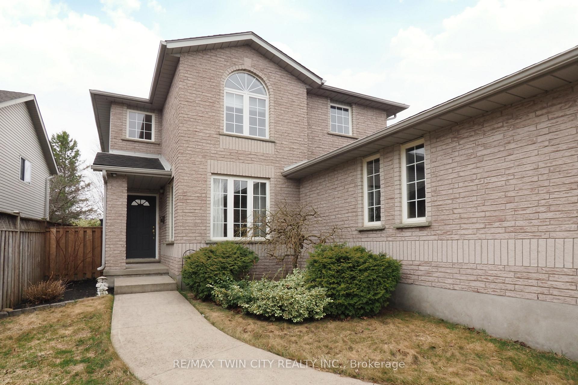 Photo 3 of 127 Melran Drive, Cambridge — HOMEH