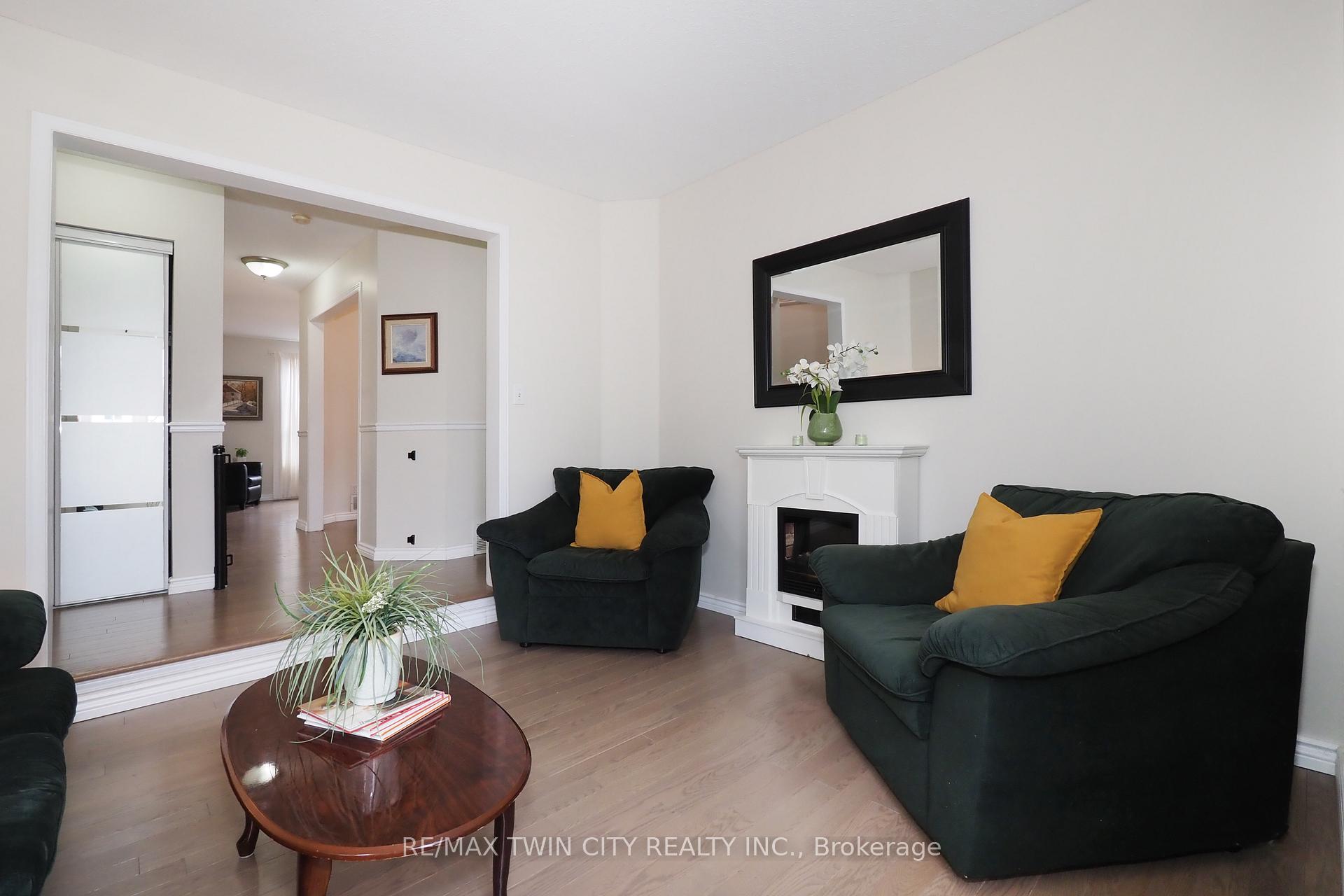 Photo 10 of 127 Melran Drive, Cambridge — HOMEH