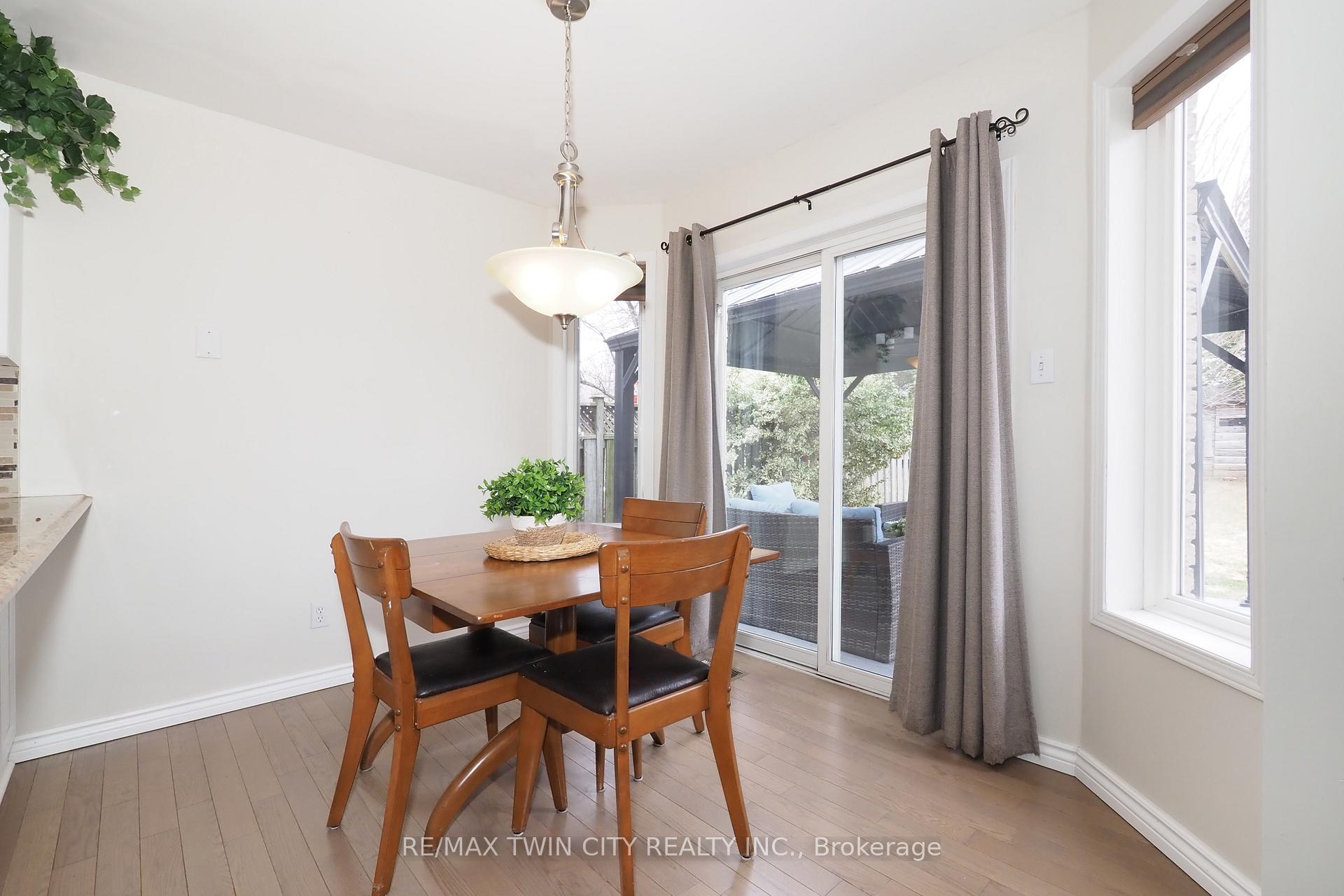 Photo 16 of 127 Melran Drive, Cambridge — HOMEH