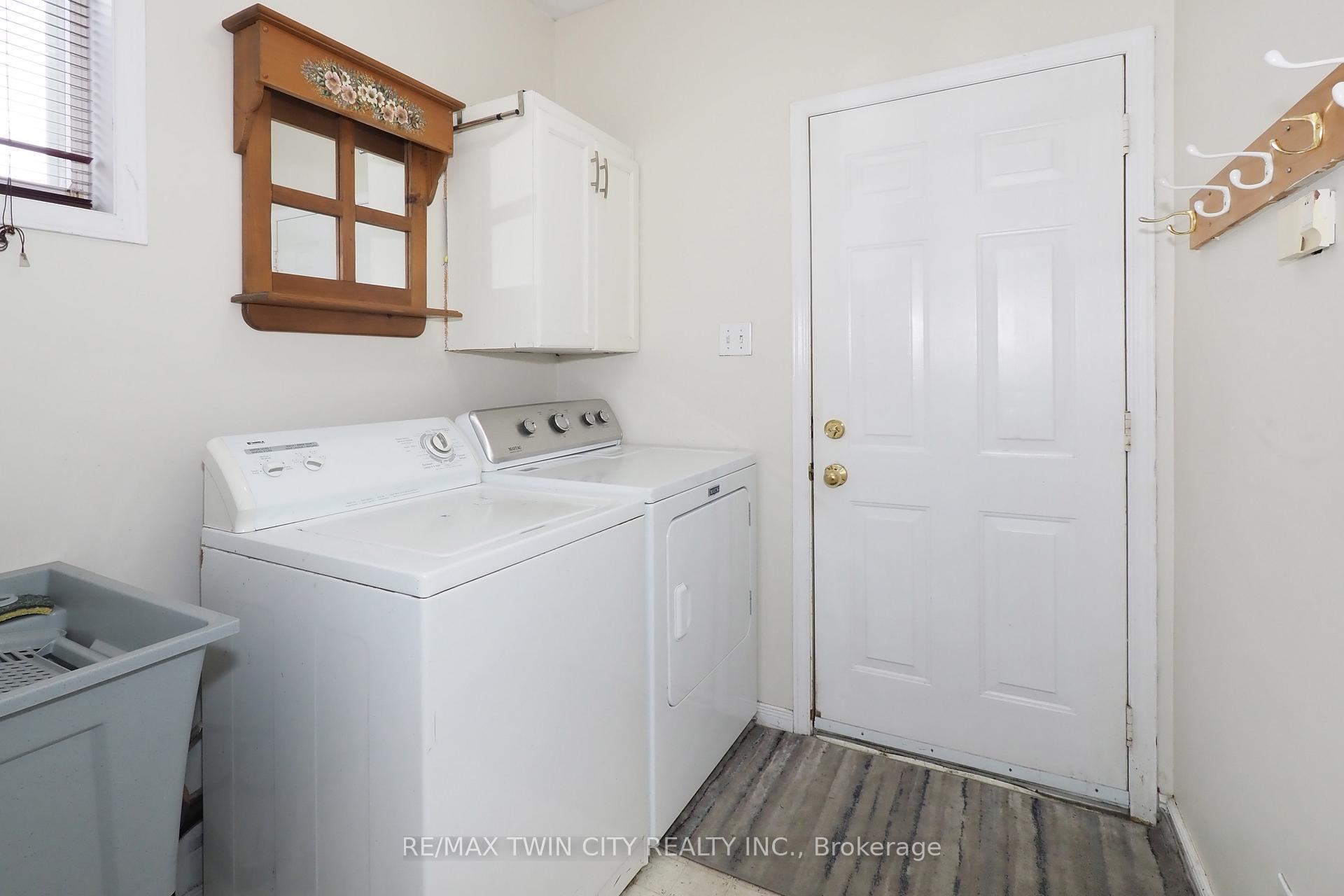 Photo 20 of 127 Melran Drive, Cambridge — HOMEH