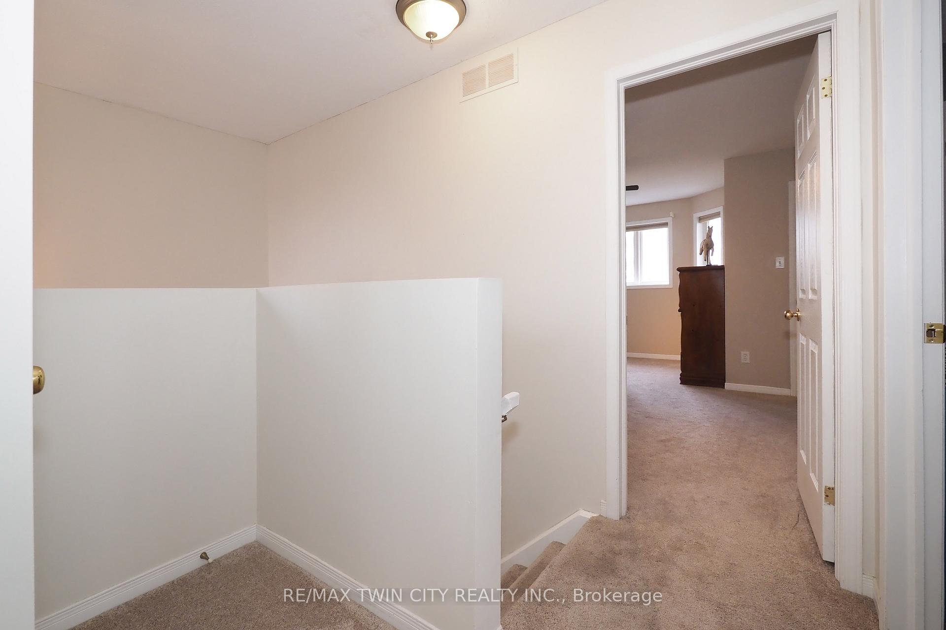 Photo 22 of 127 Melran Drive, Cambridge — HOMEH